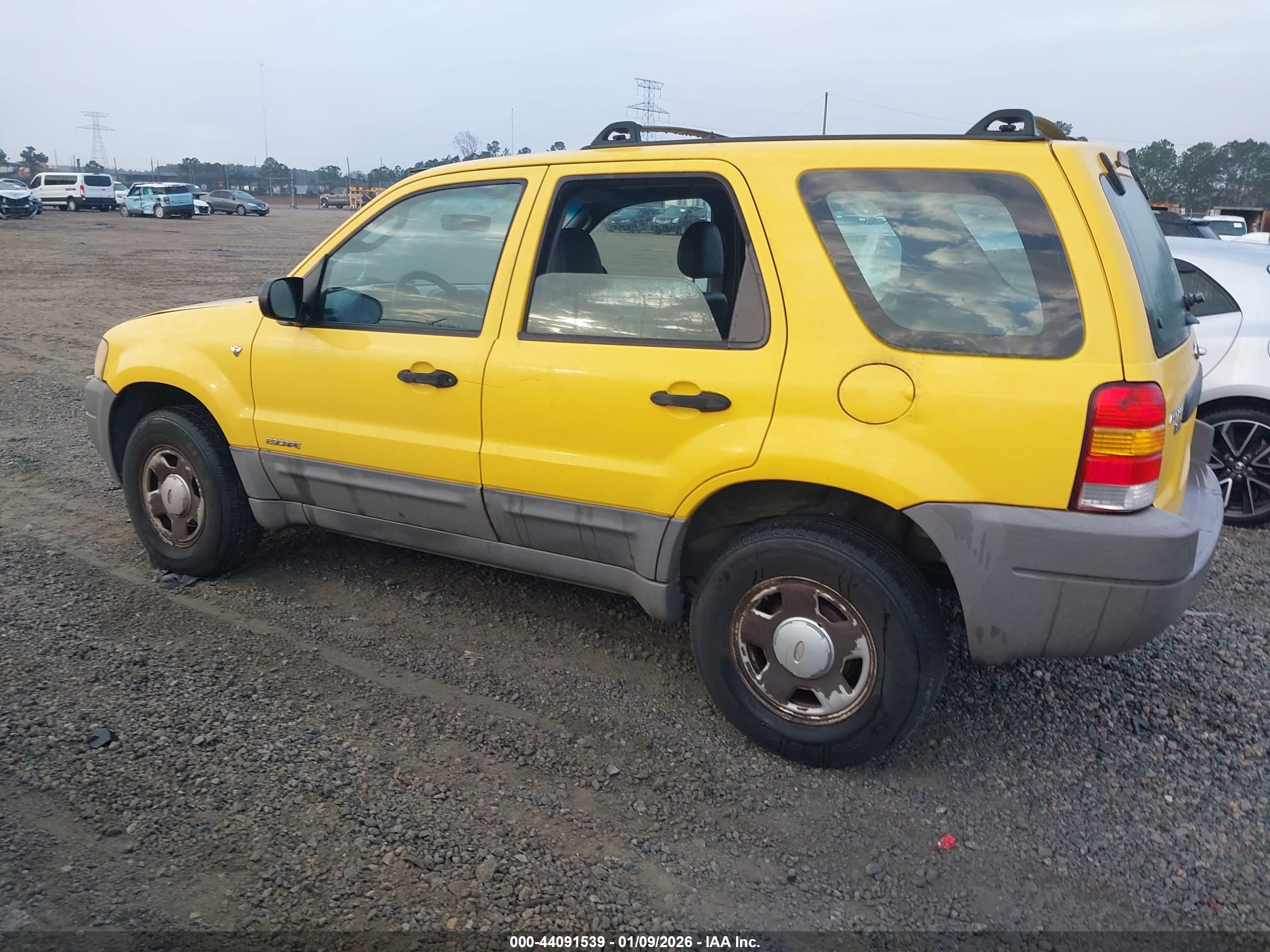 FORD ESCAPE image 3