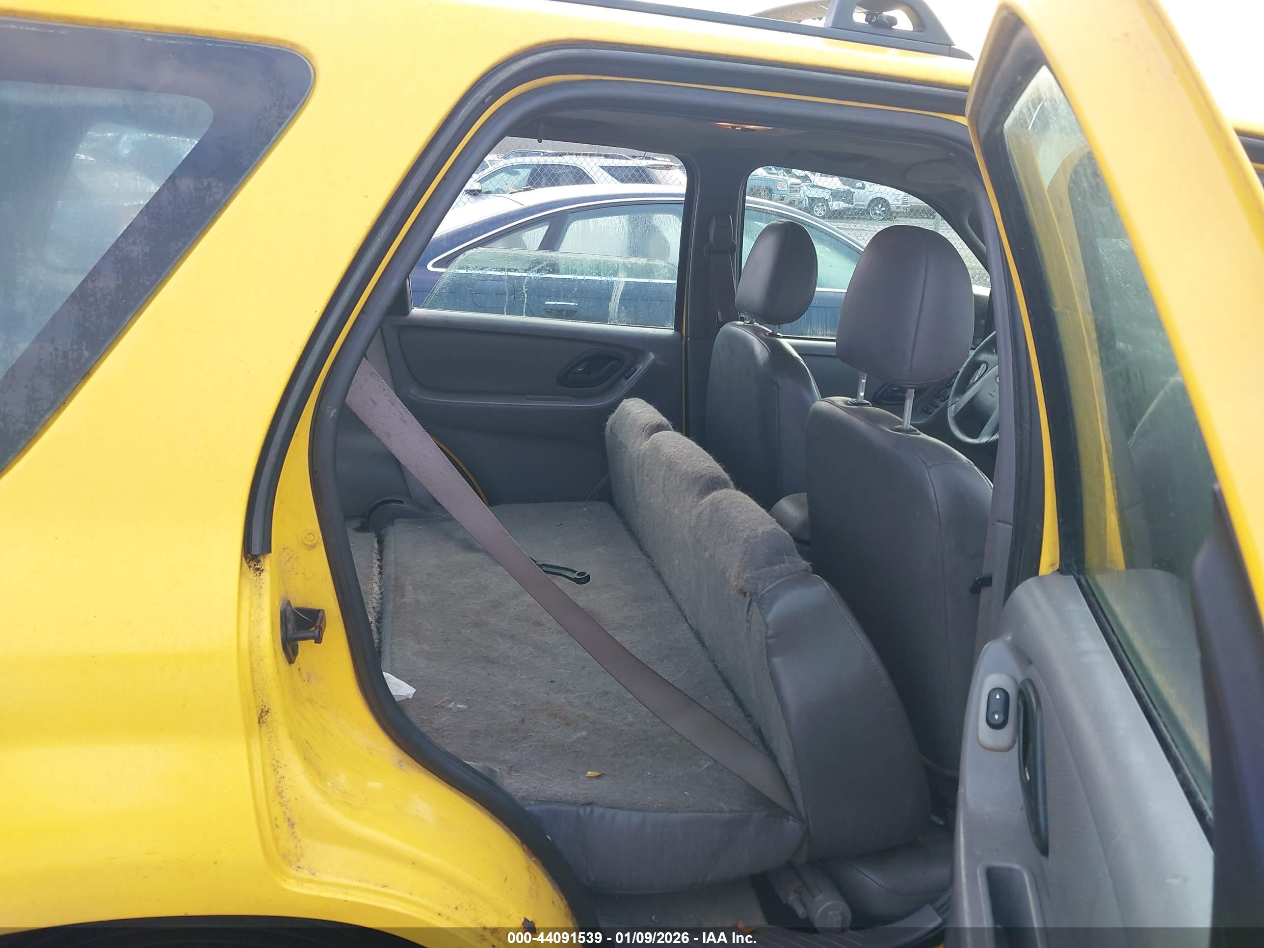 FORD ESCAPE image 8