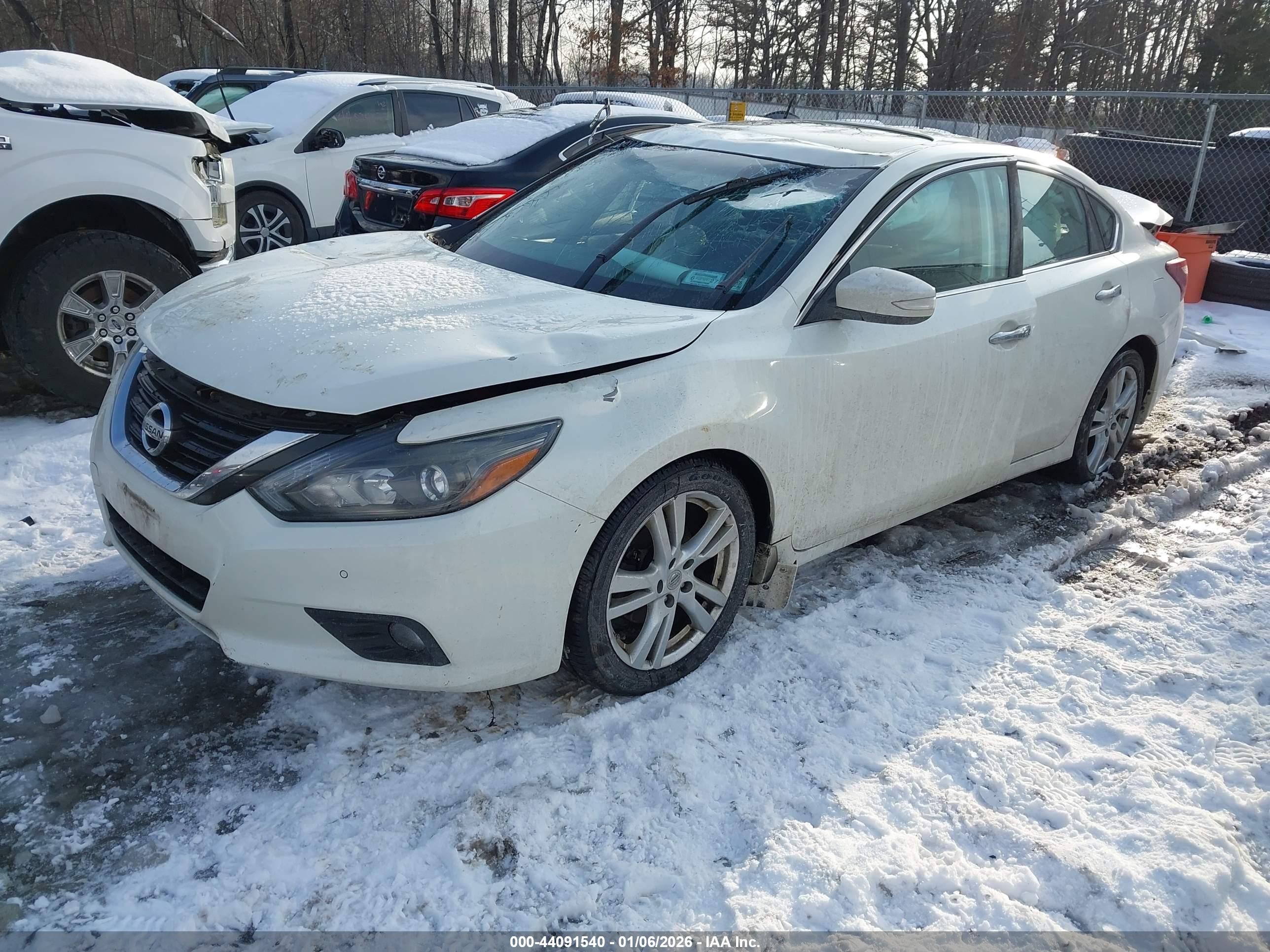 NISSAN ALTIMA image 2