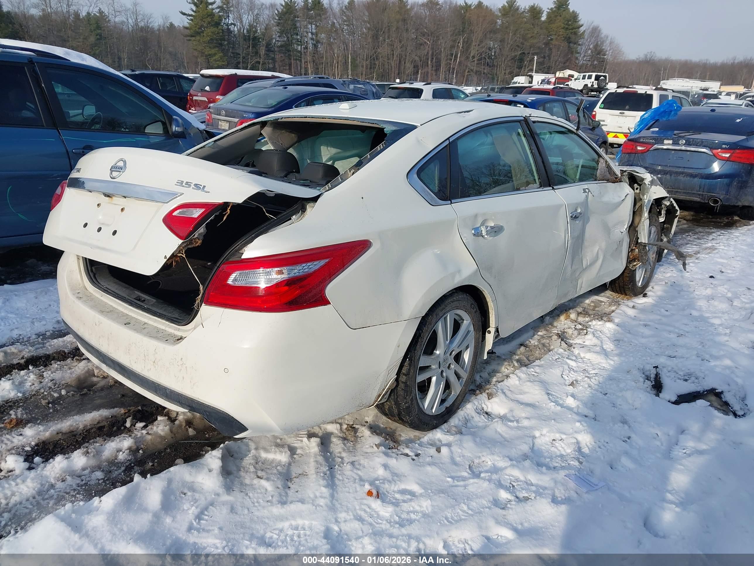 NISSAN ALTIMA image 4