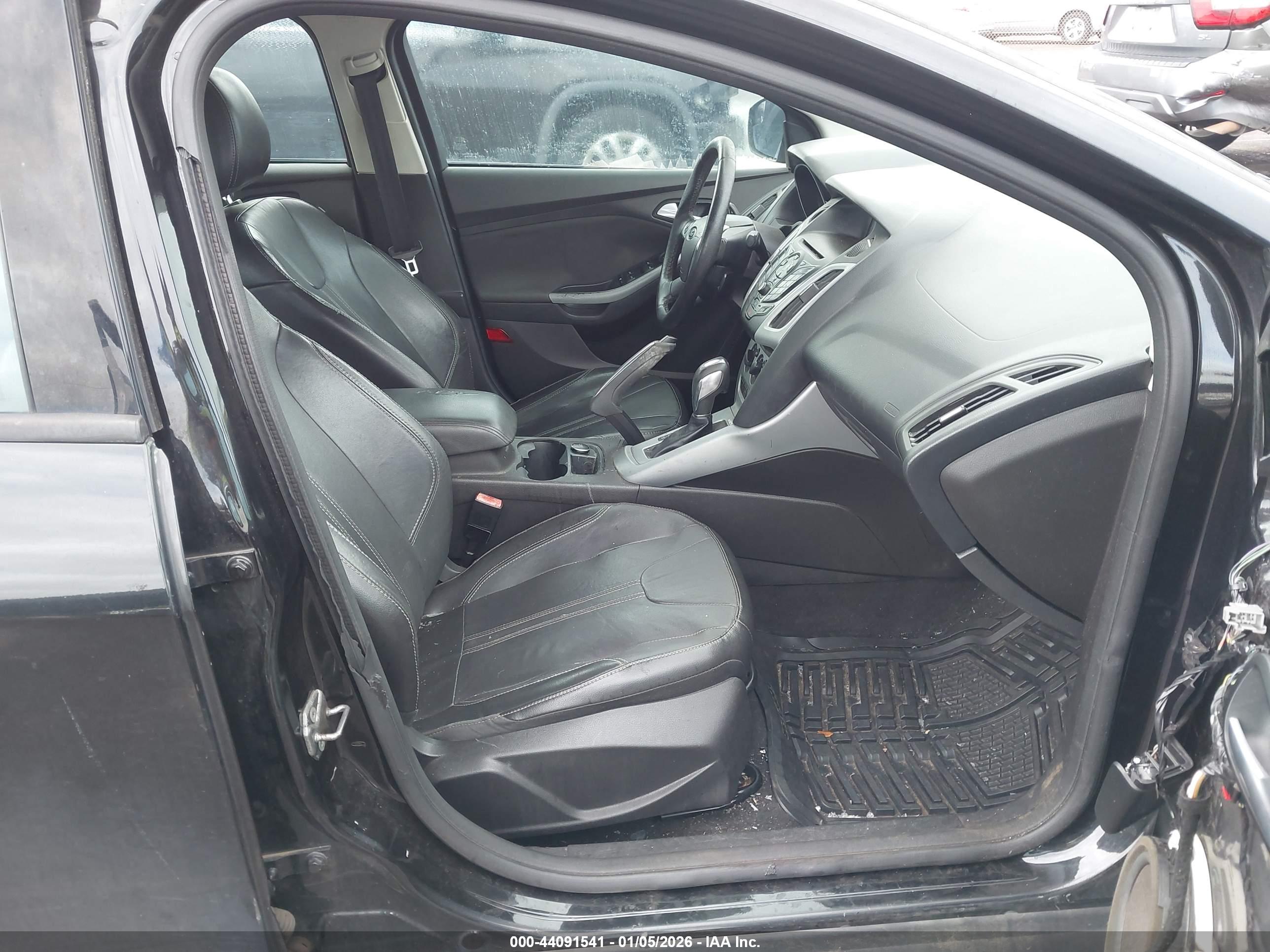 FORD FOCUS image 5