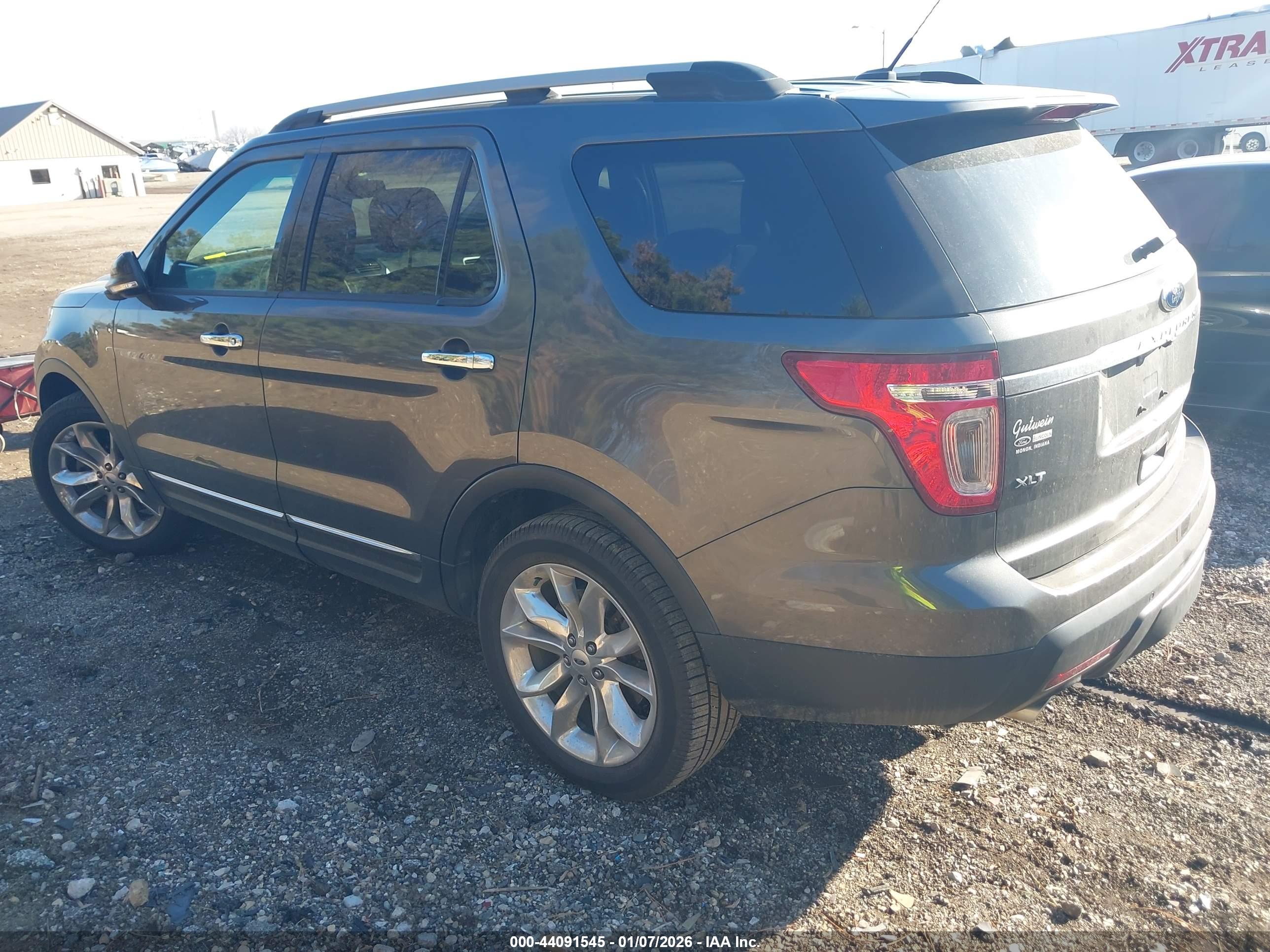 FORD EXPLORER image 3
