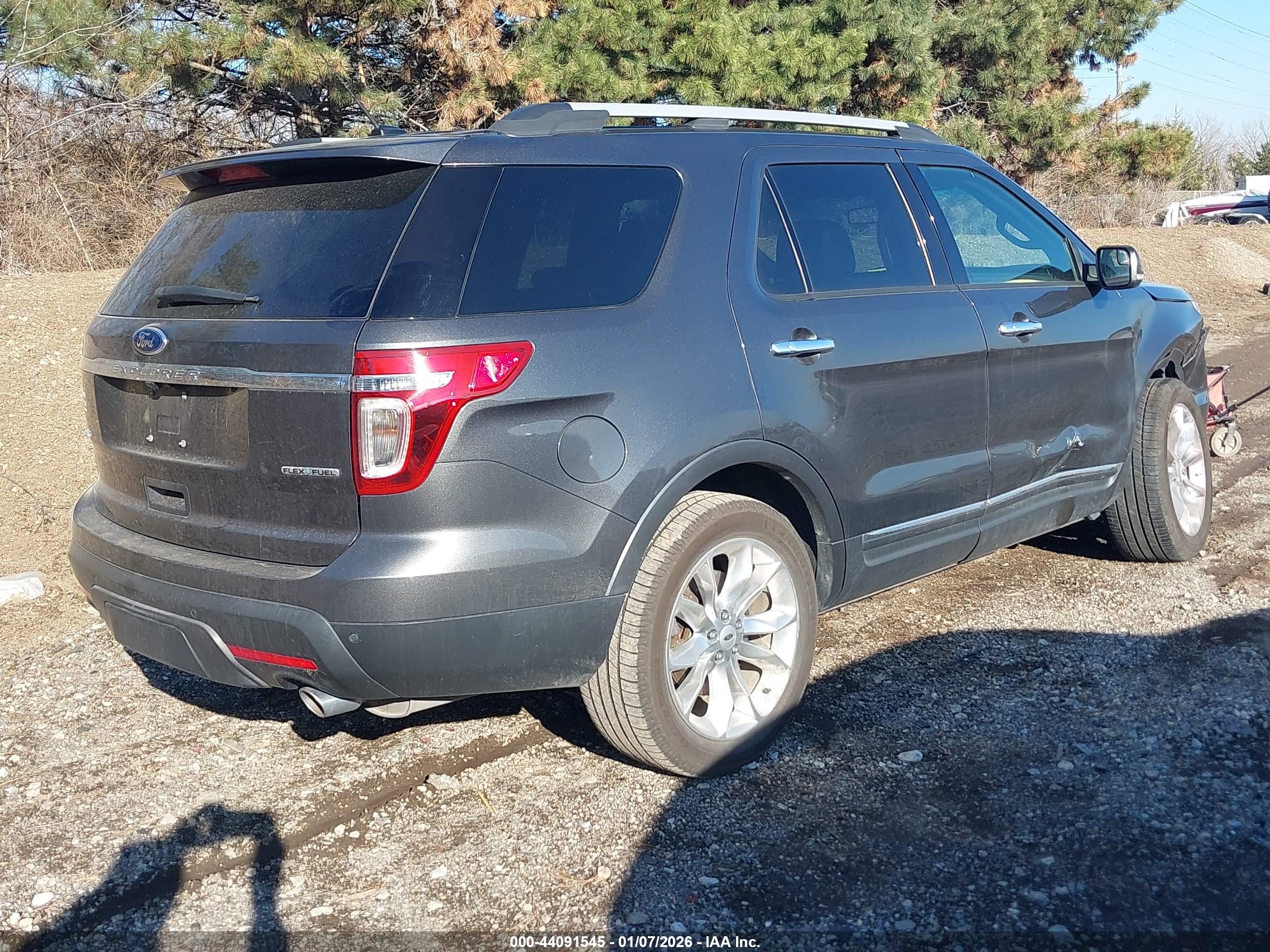 FORD EXPLORER image 4