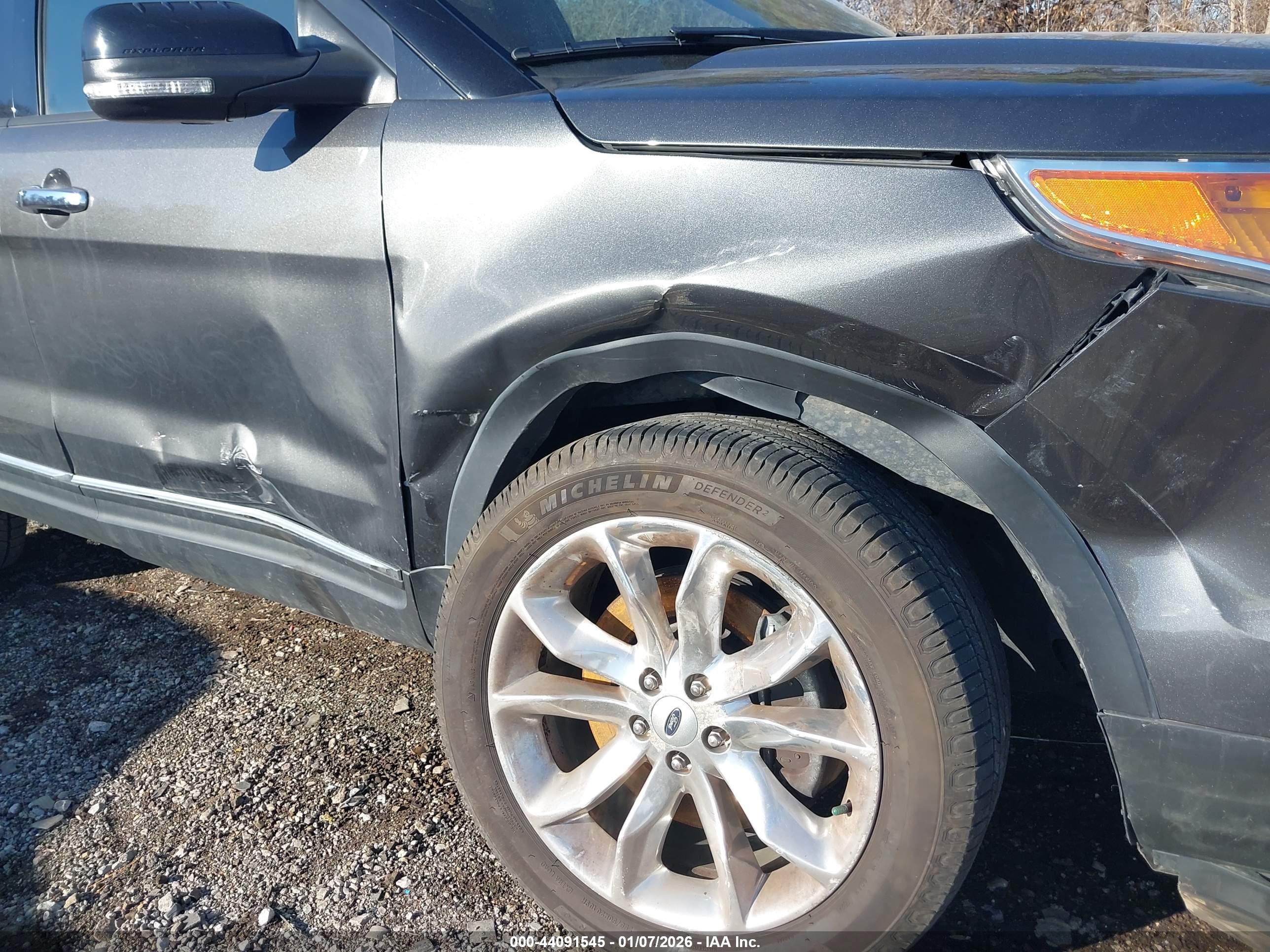 FORD EXPLORER image 6