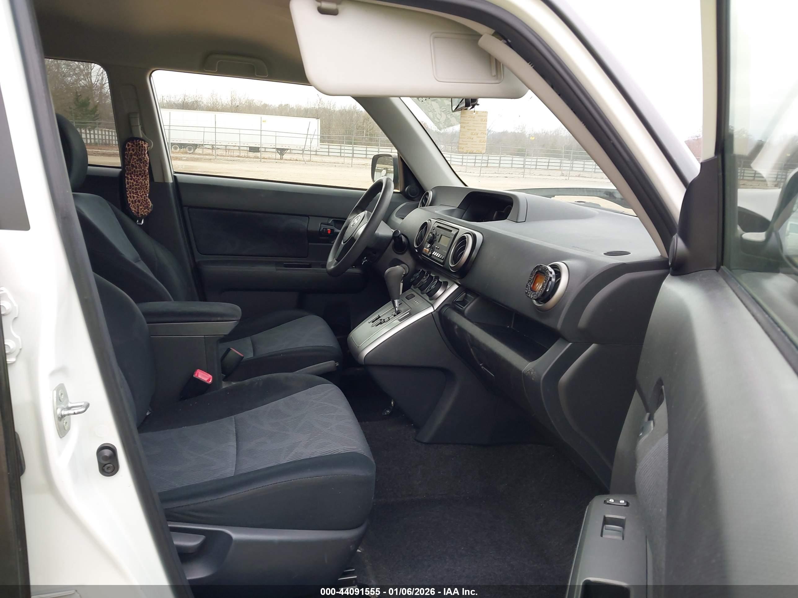 SCION XB image 5