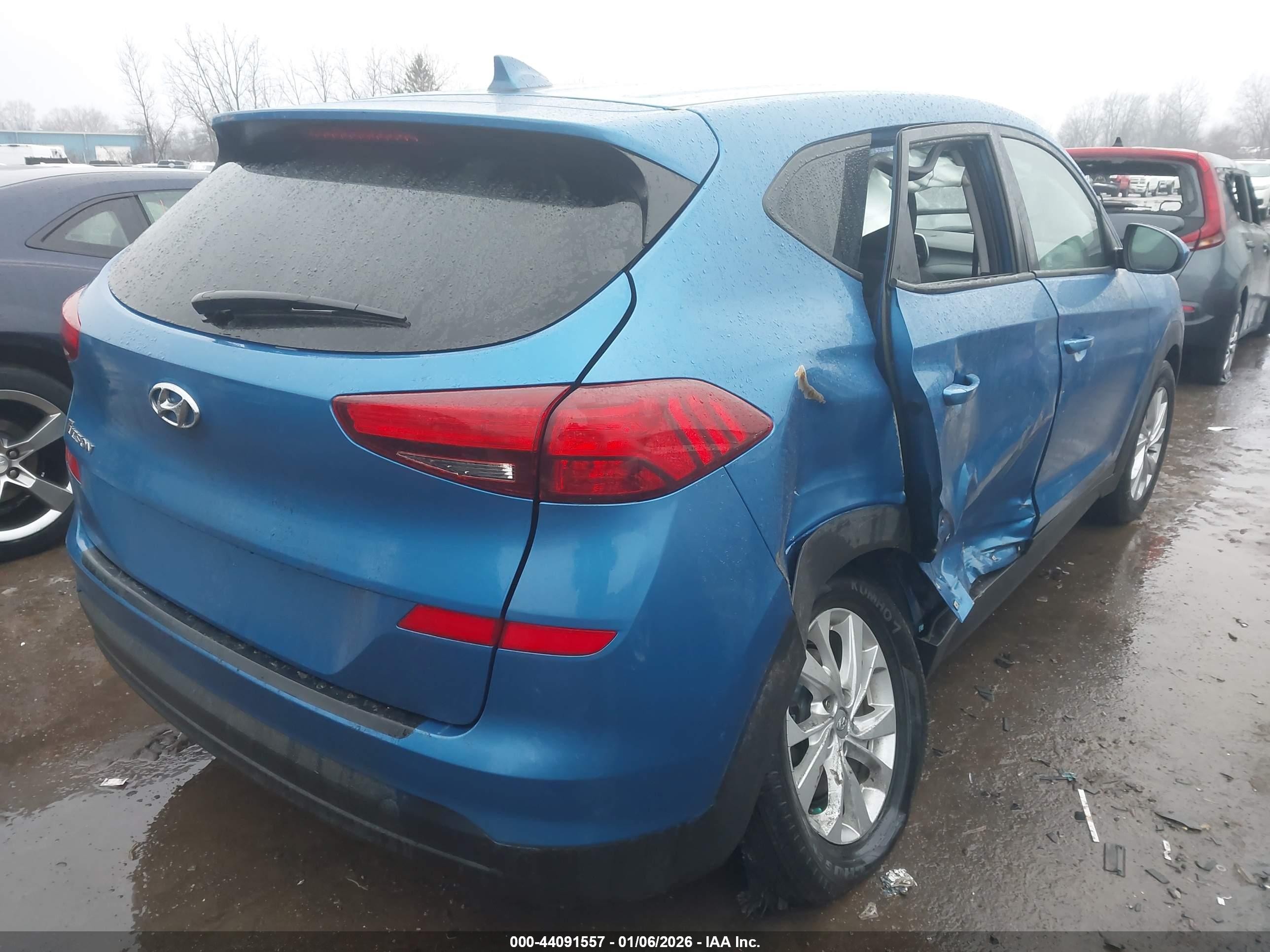 HYUNDAI TUCSON image 4
