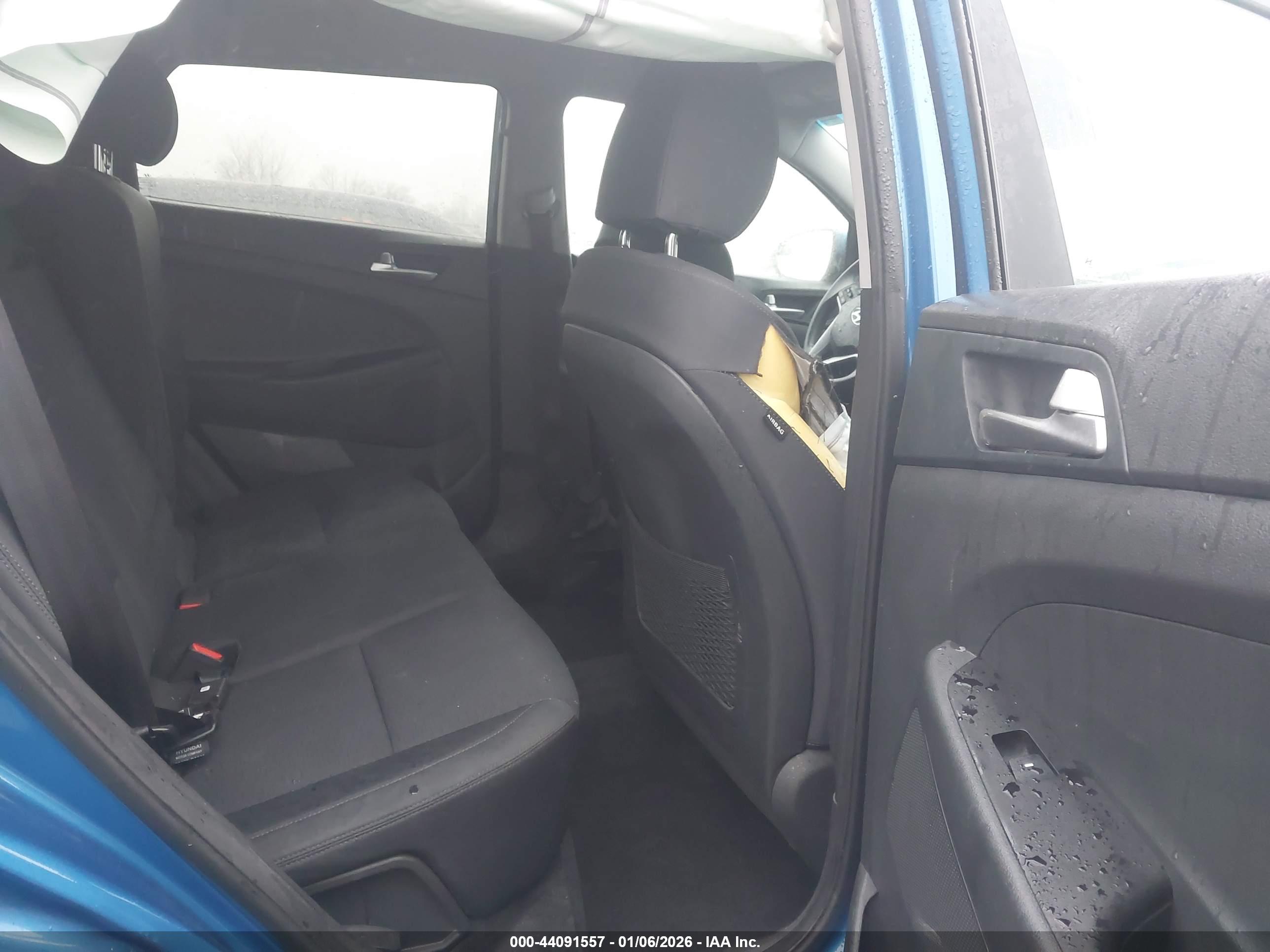 HYUNDAI TUCSON image 8