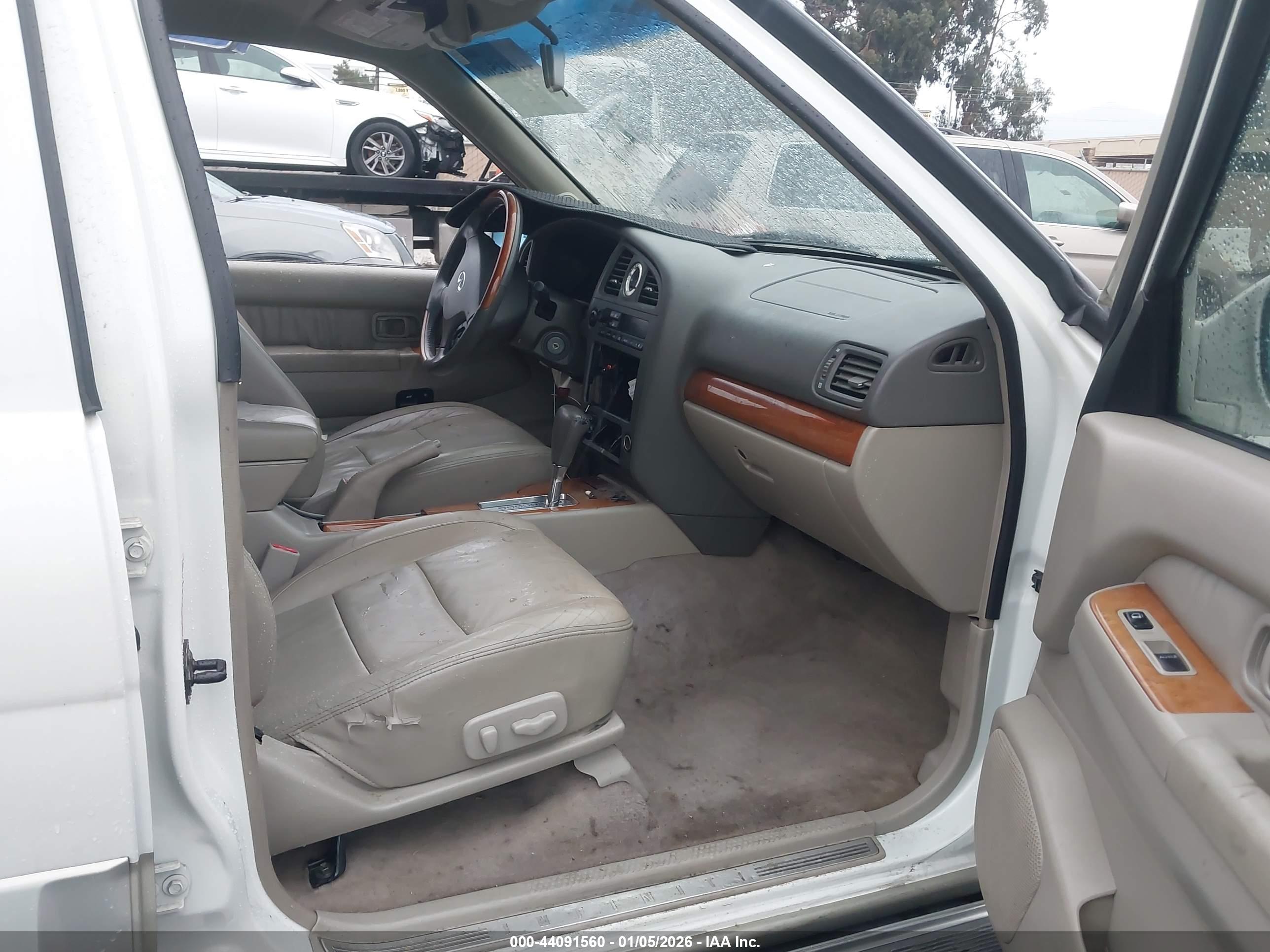 INFINITI QX4 image 5