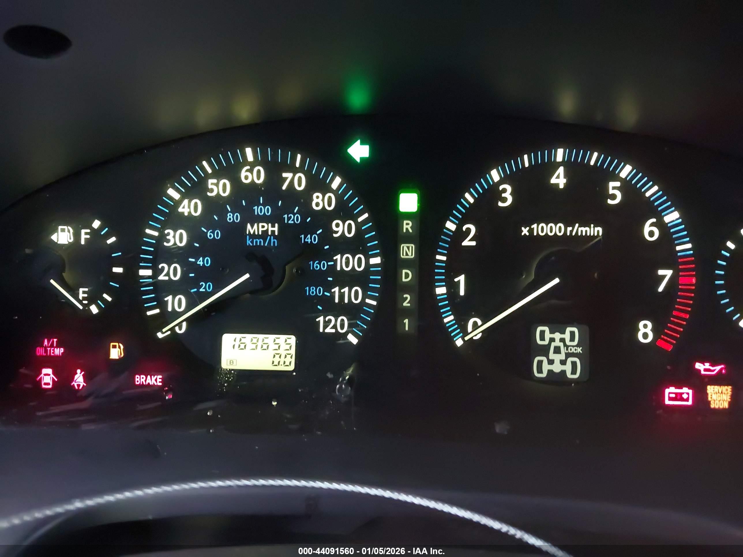 INFINITI QX4 image 7