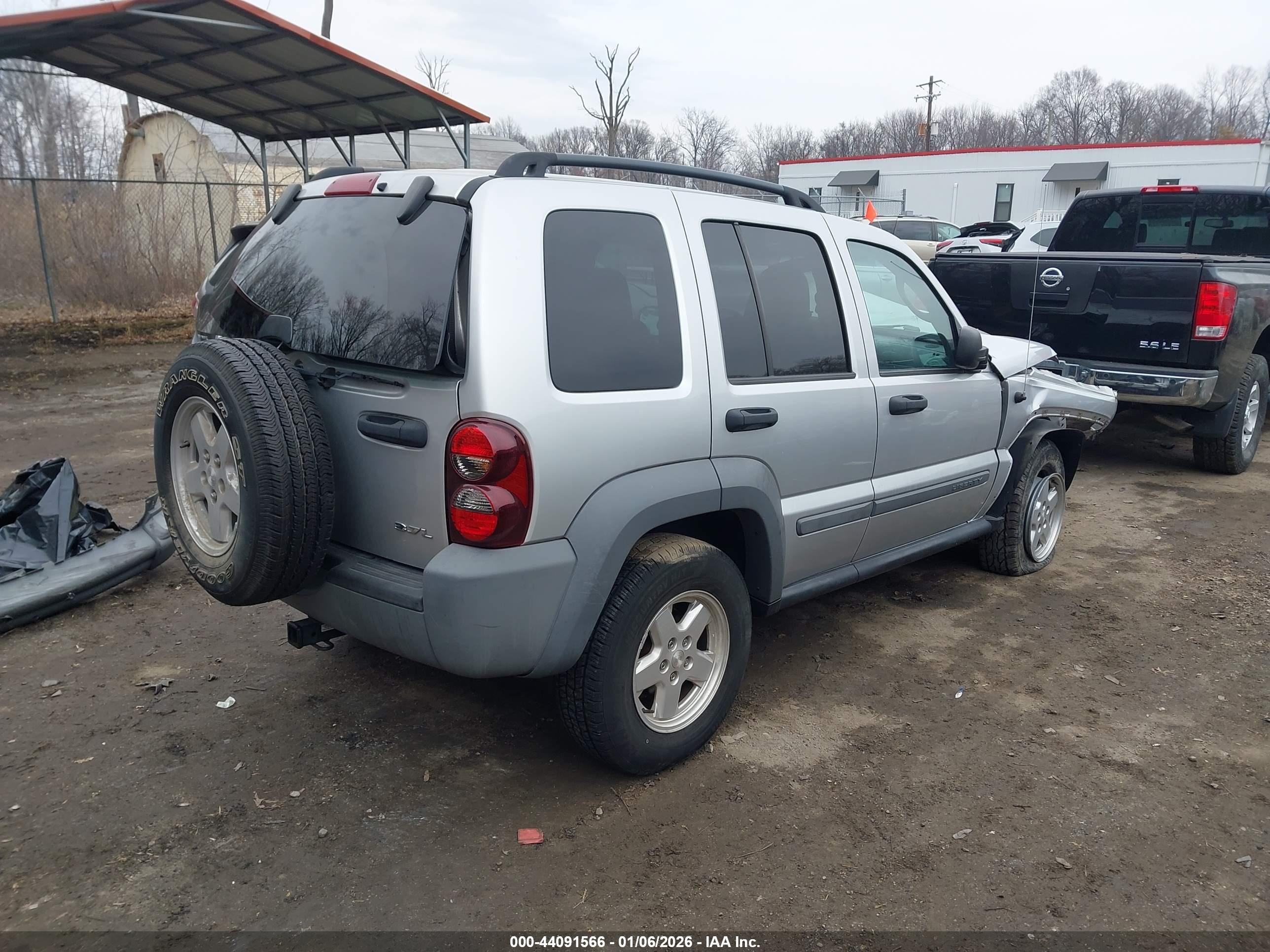 JEEP LIBERTY image 4