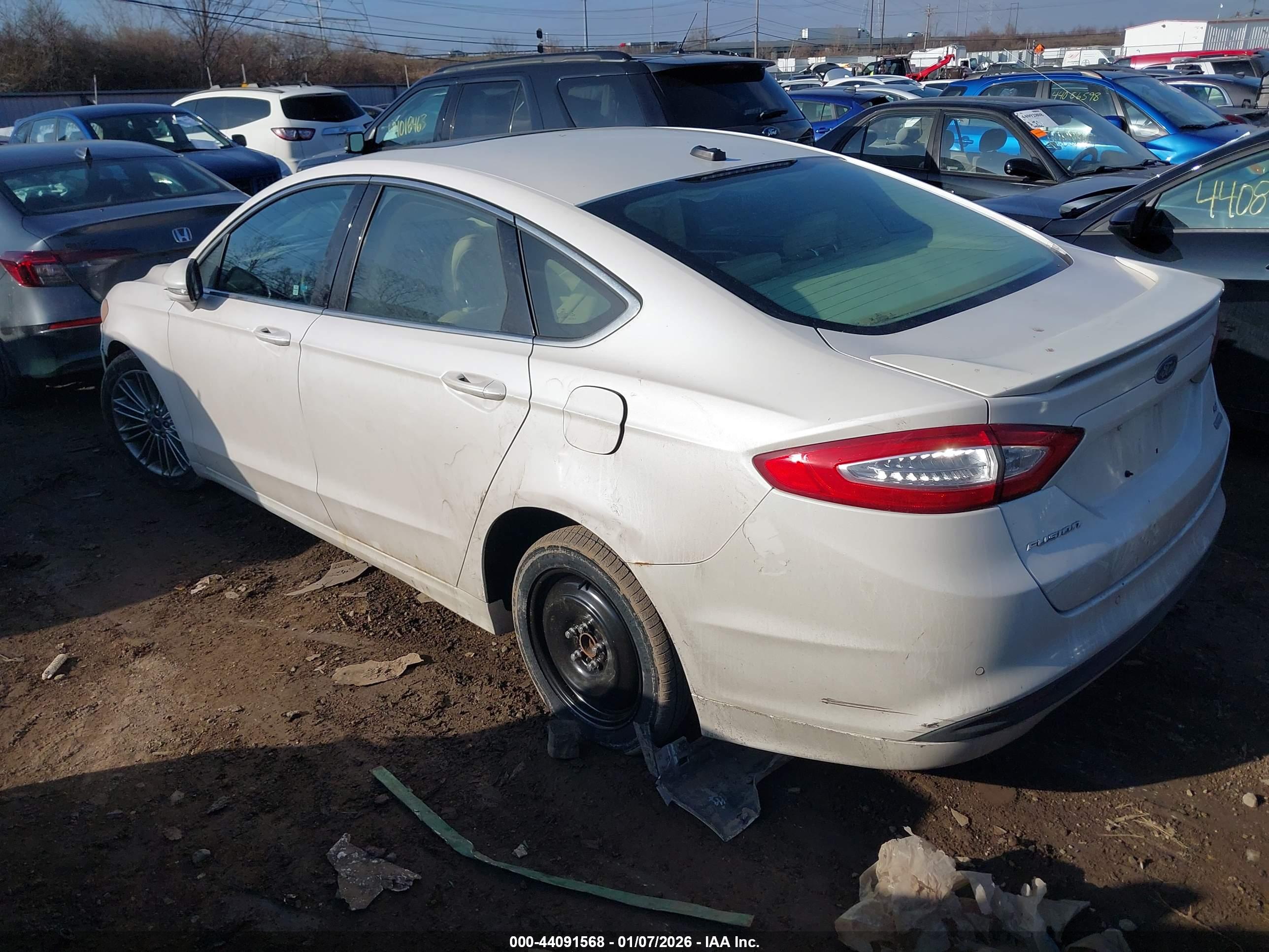 FORD FUSION image 3