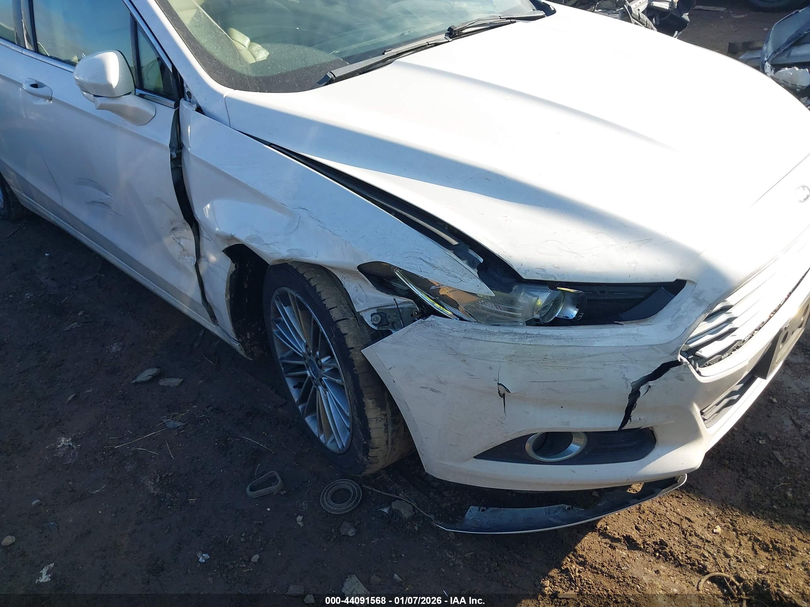 FORD FUSION image 6