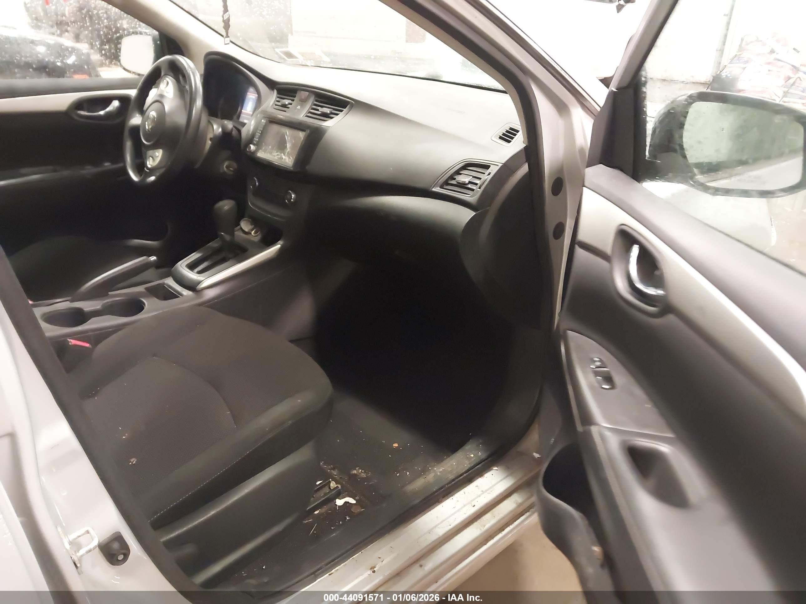 NISSAN SENTRA image 5