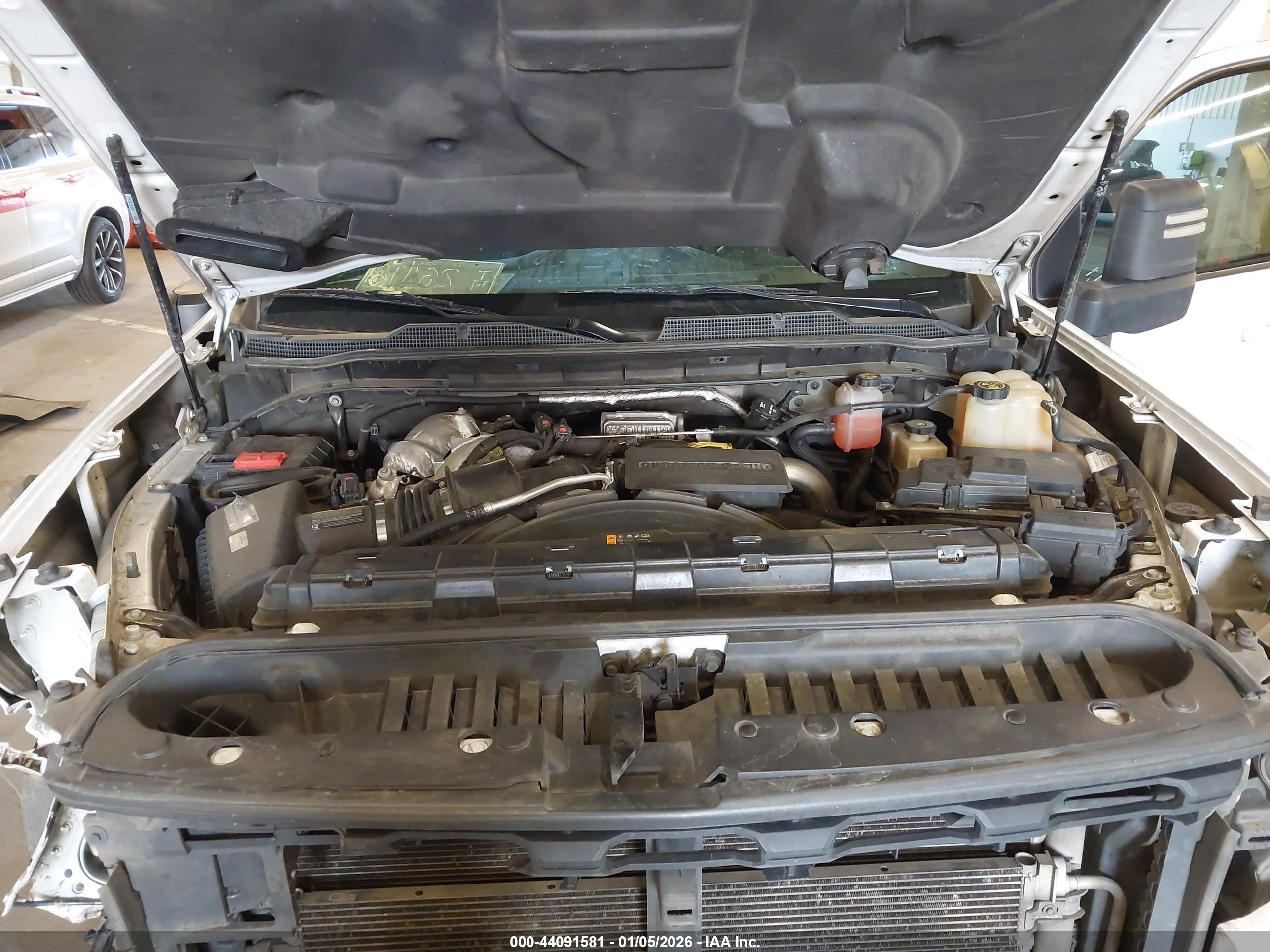 CHEVROLET SILVERADO image 10