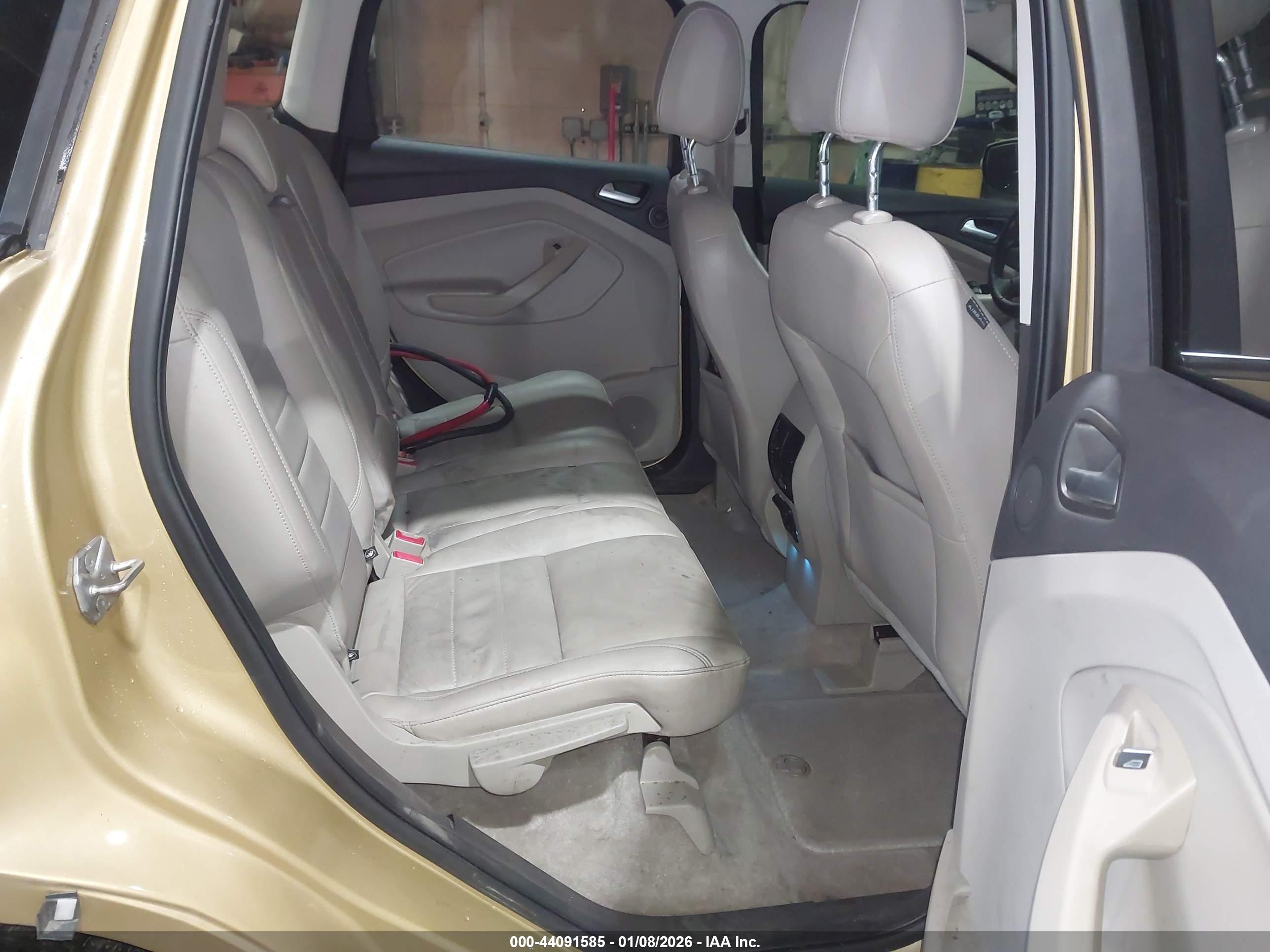 FORD ESCAPE image 8