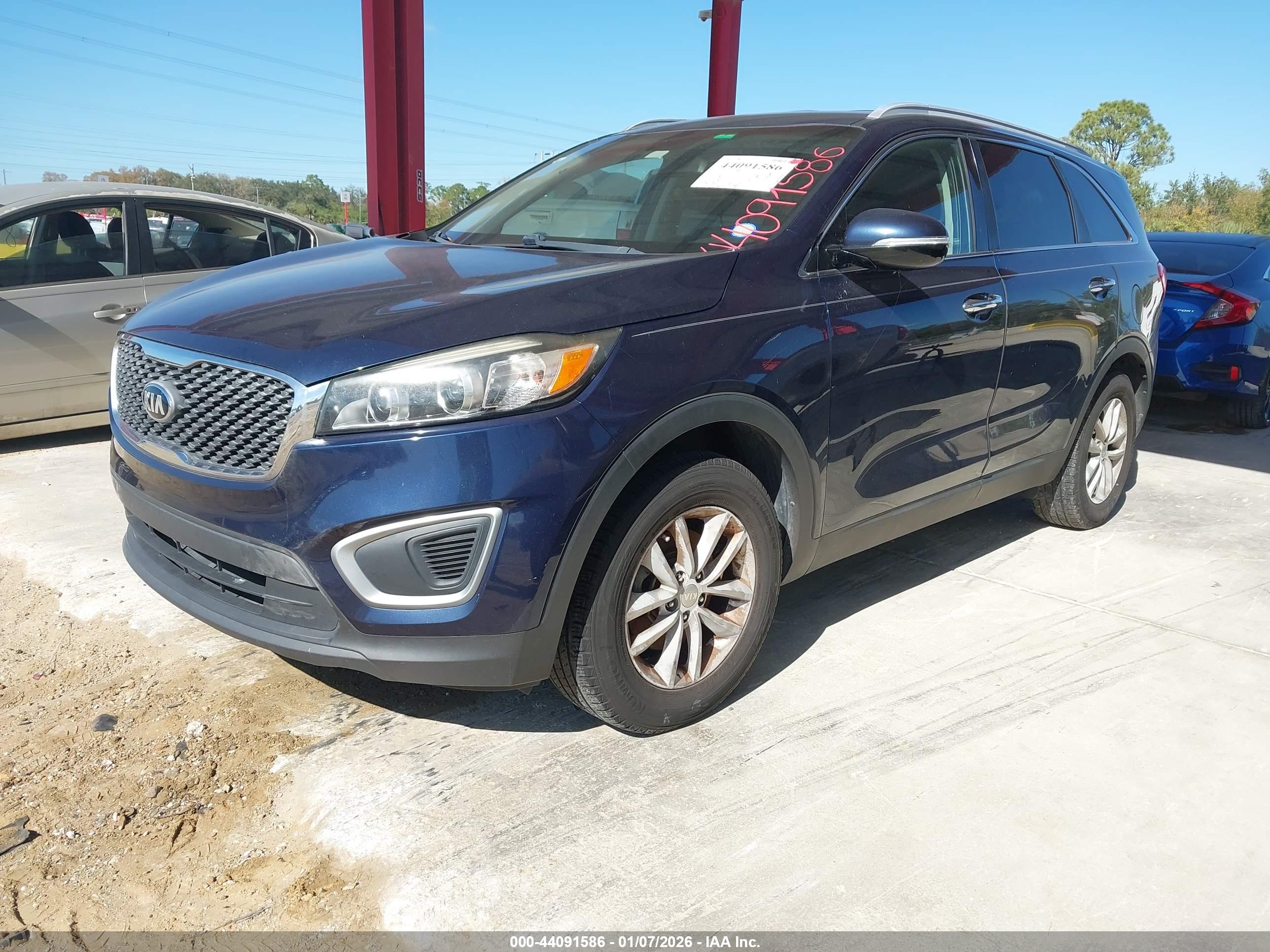 KIA SORENTO image 2