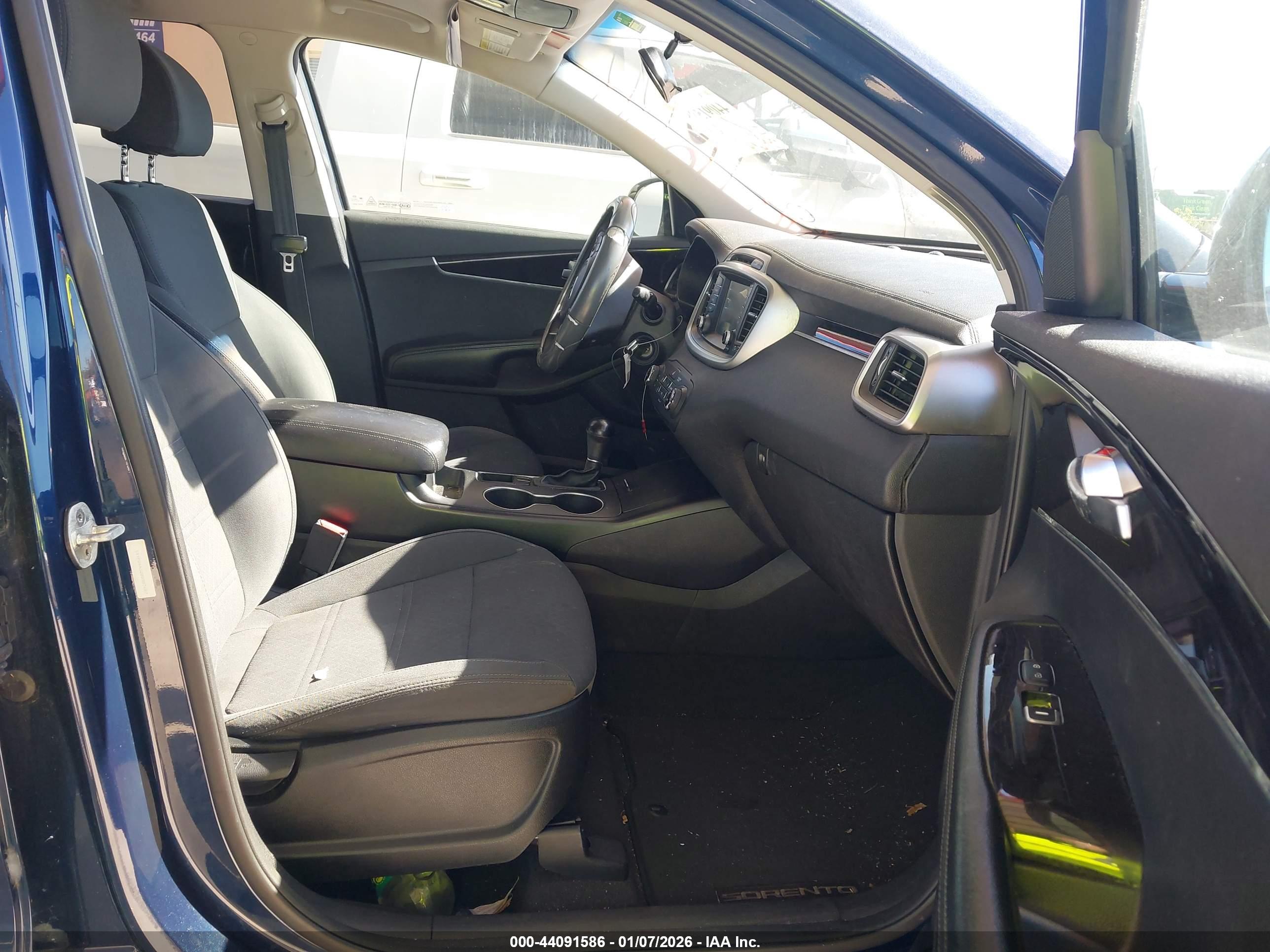 KIA SORENTO image 5
