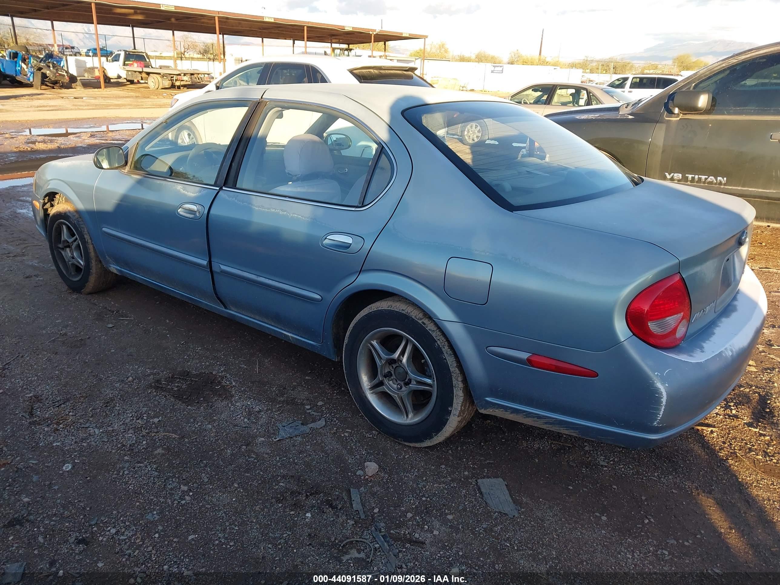 NISSAN MAXIMA image 3