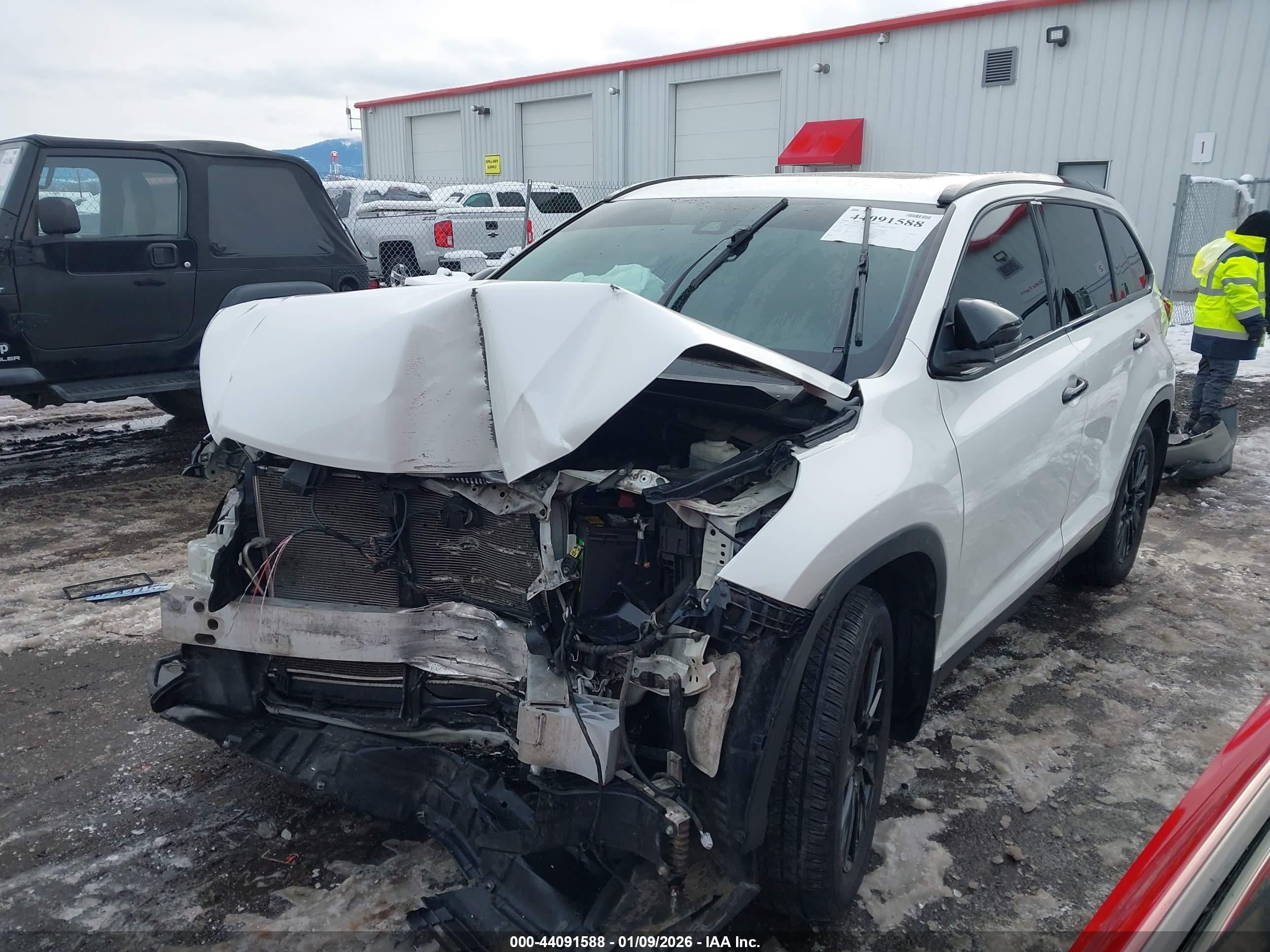 TOYOTA HIGHLANDER image 2