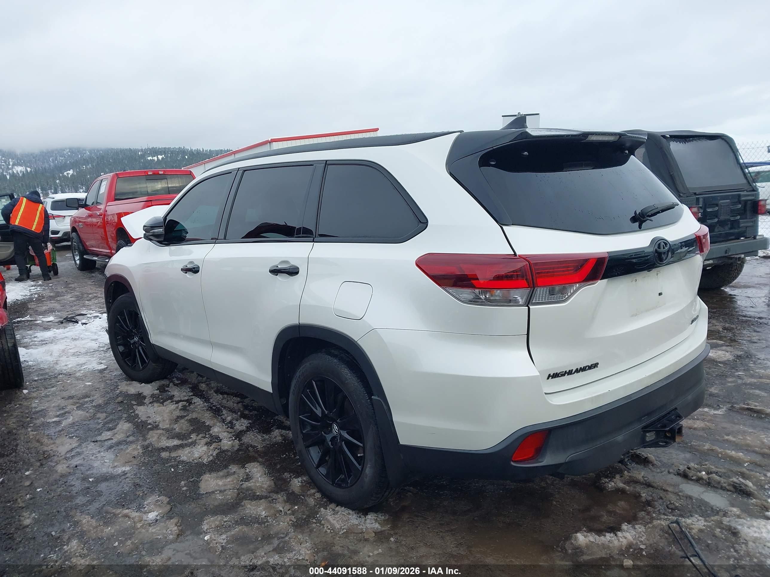 TOYOTA HIGHLANDER image 3
