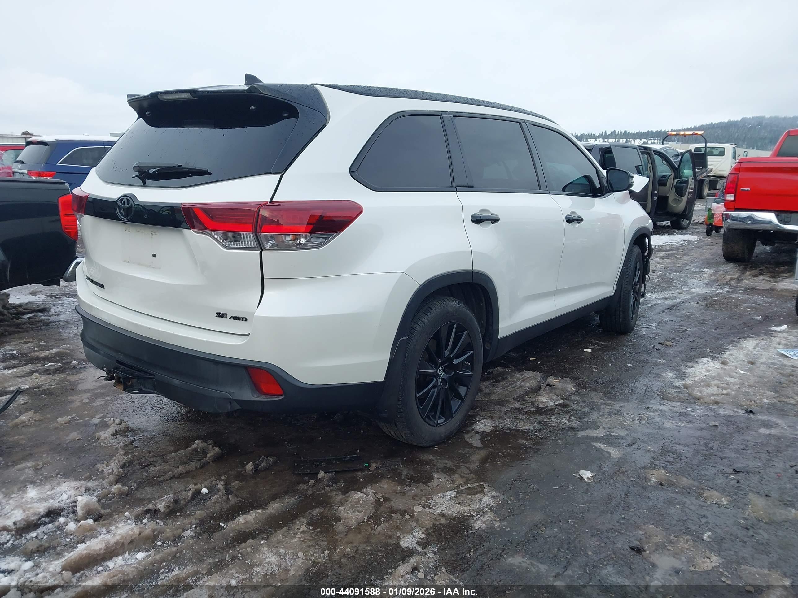 TOYOTA HIGHLANDER image 4