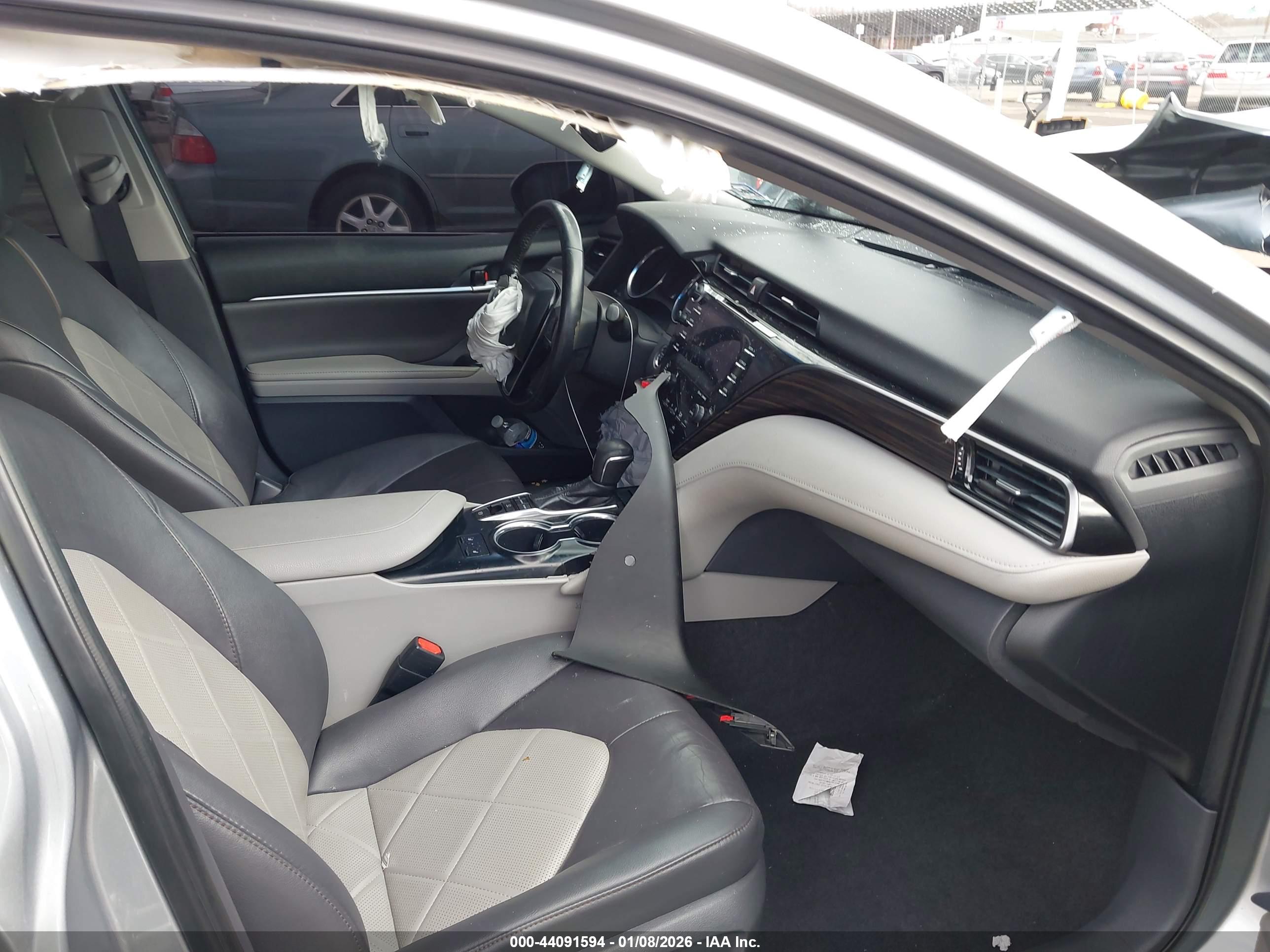 TOYOTA CAMRY image 5