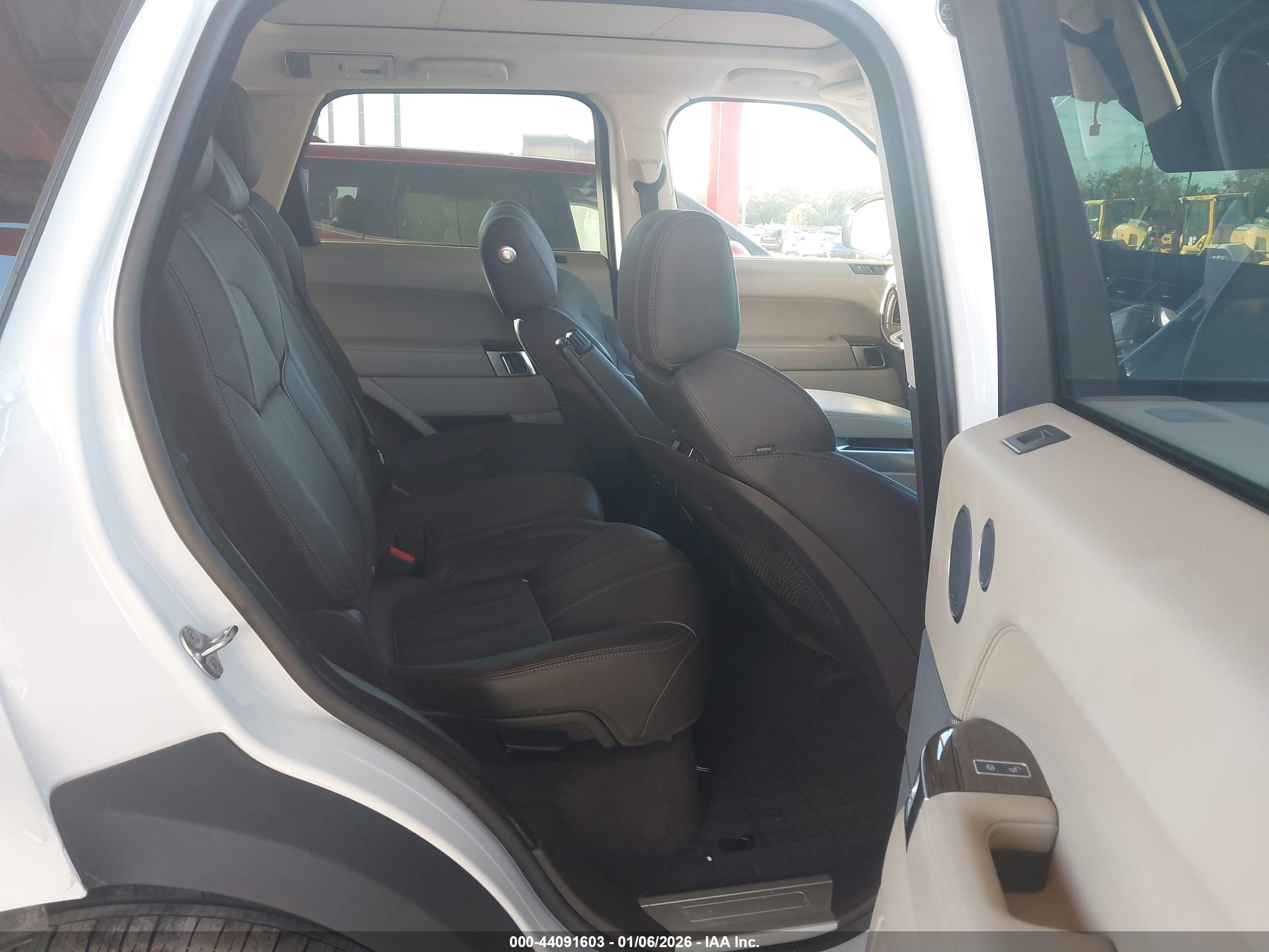 LAND ROVER image 8