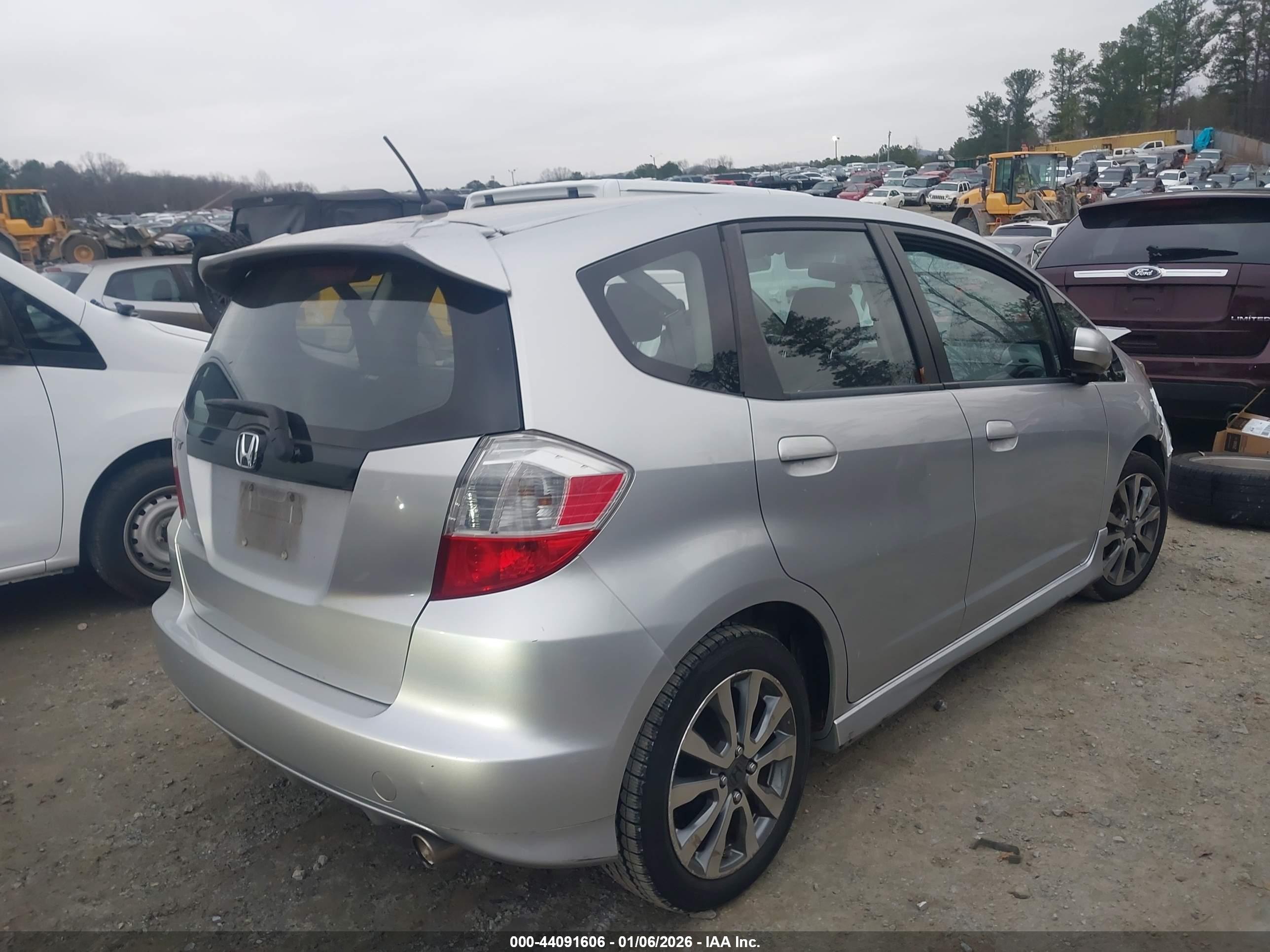 HONDA FIT image 4