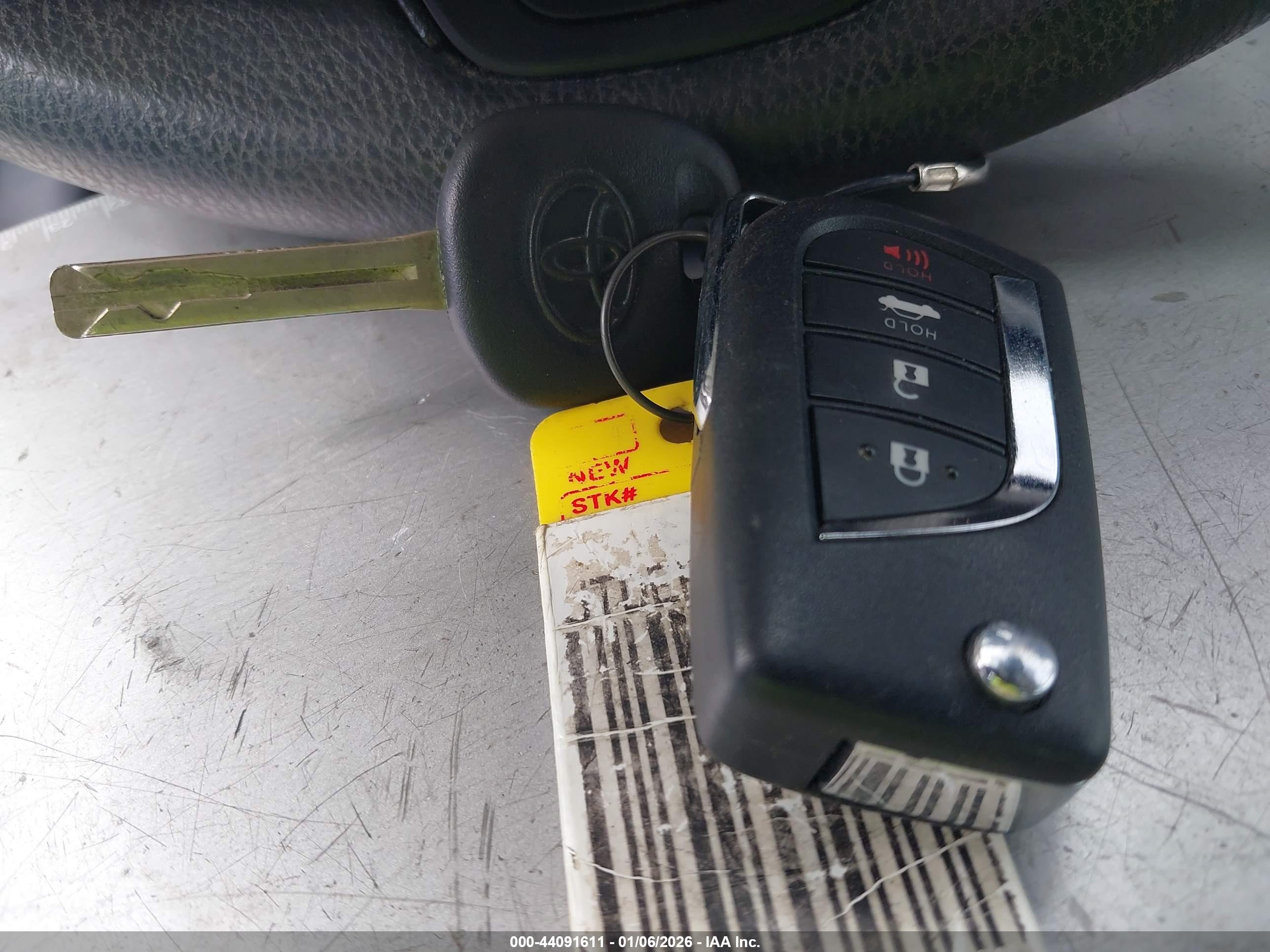 TOYOTA COROLLA image 11