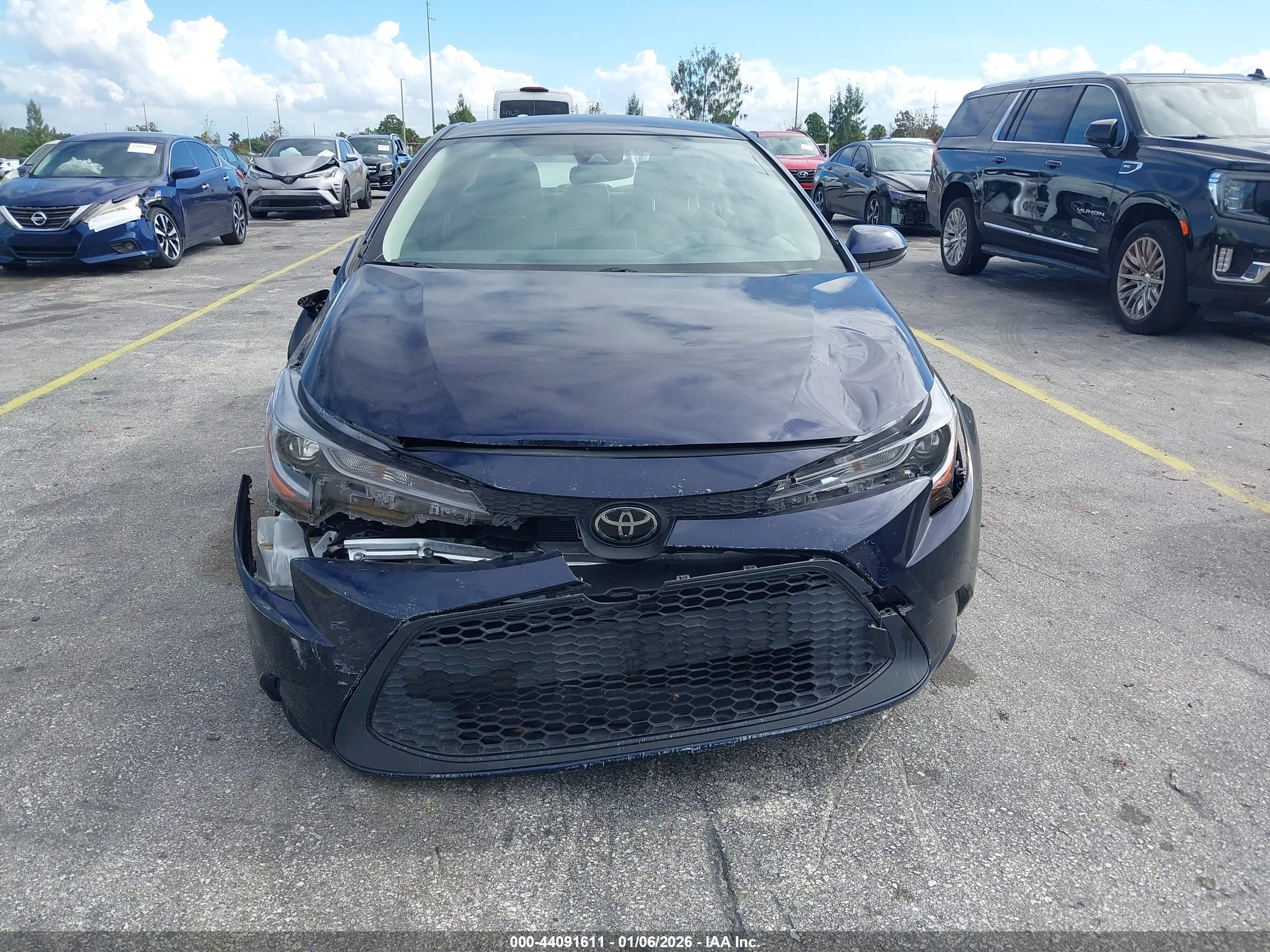 TOYOTA COROLLA image 6