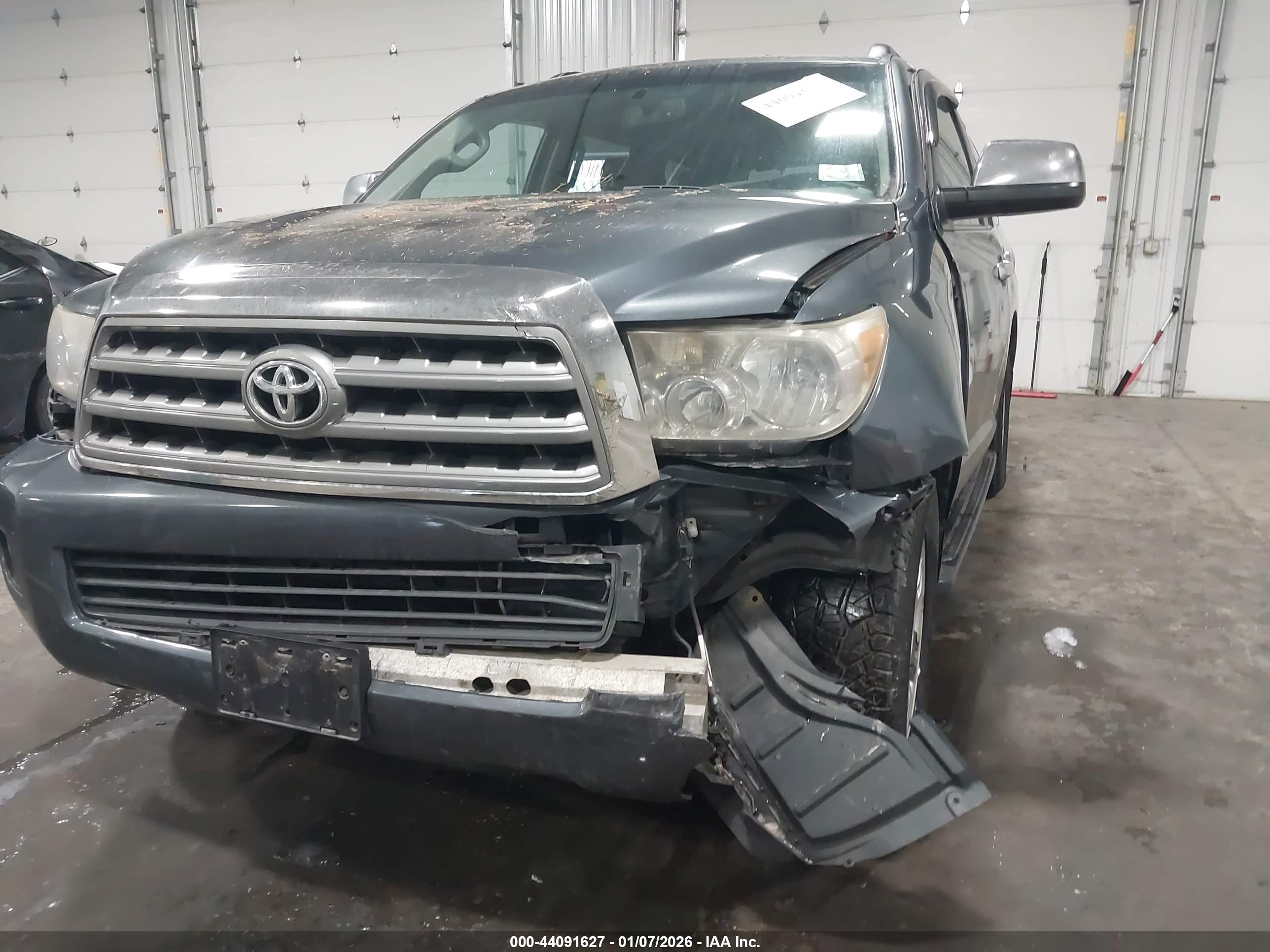 TOYOTA SEQUOIA image 6