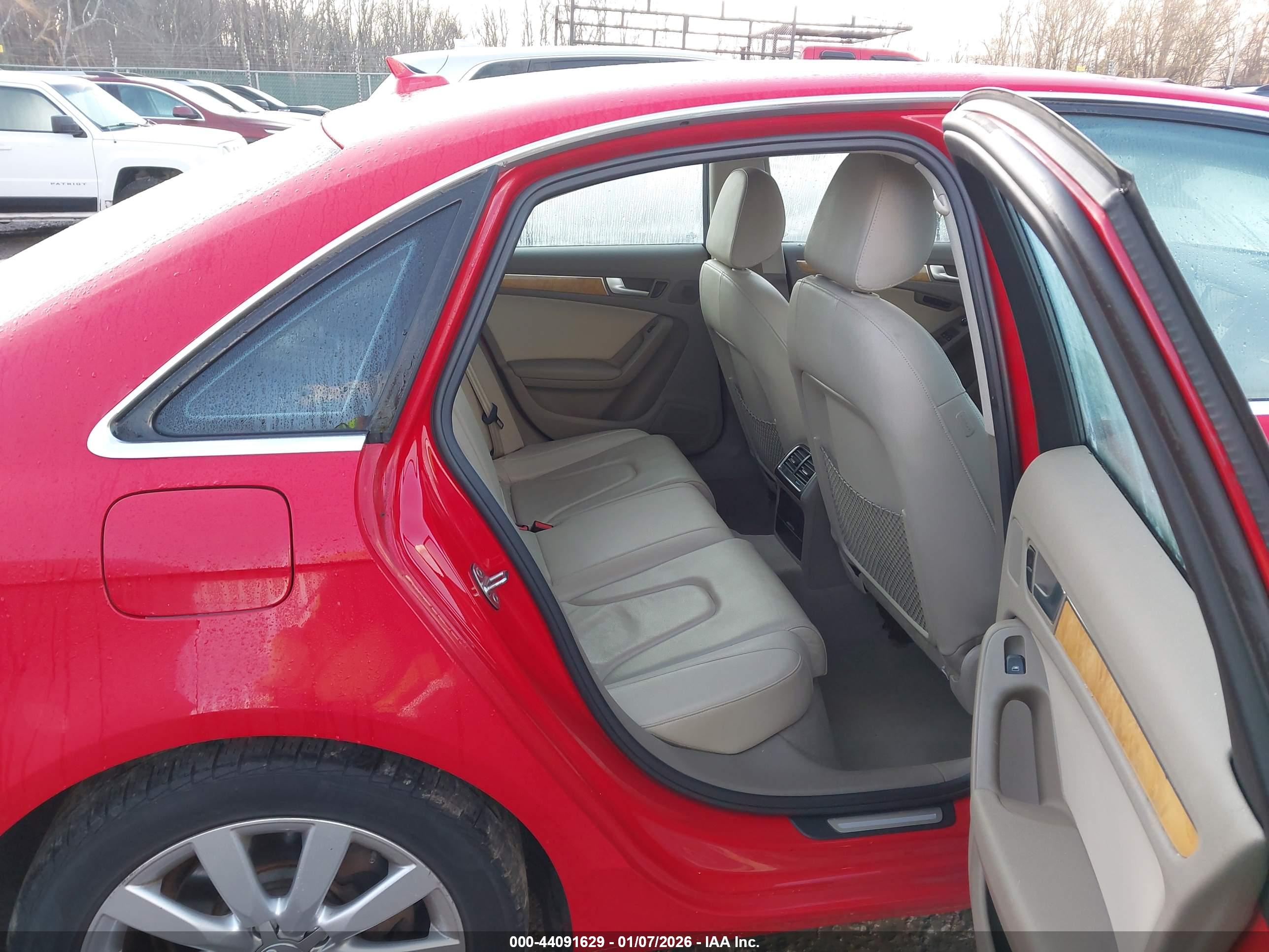 AUDI A4 image 8