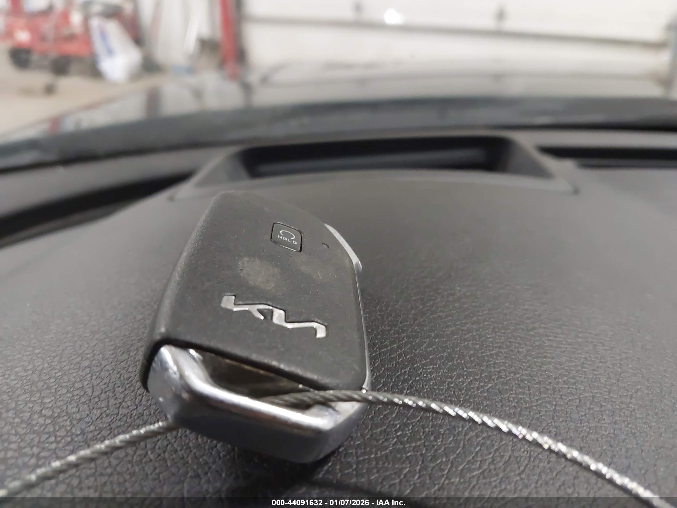 KIA STINGER image 11