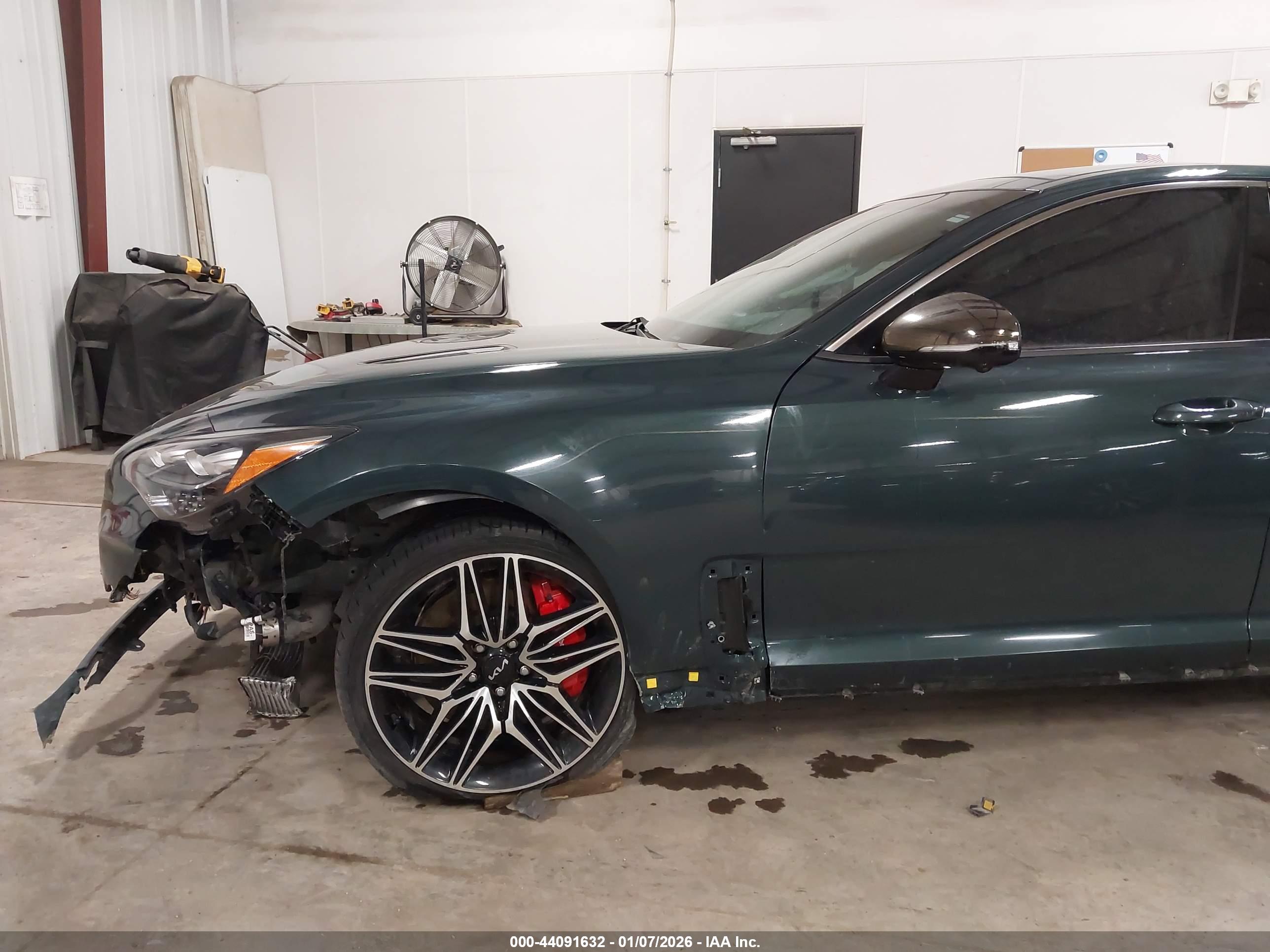 KIA STINGER image 6