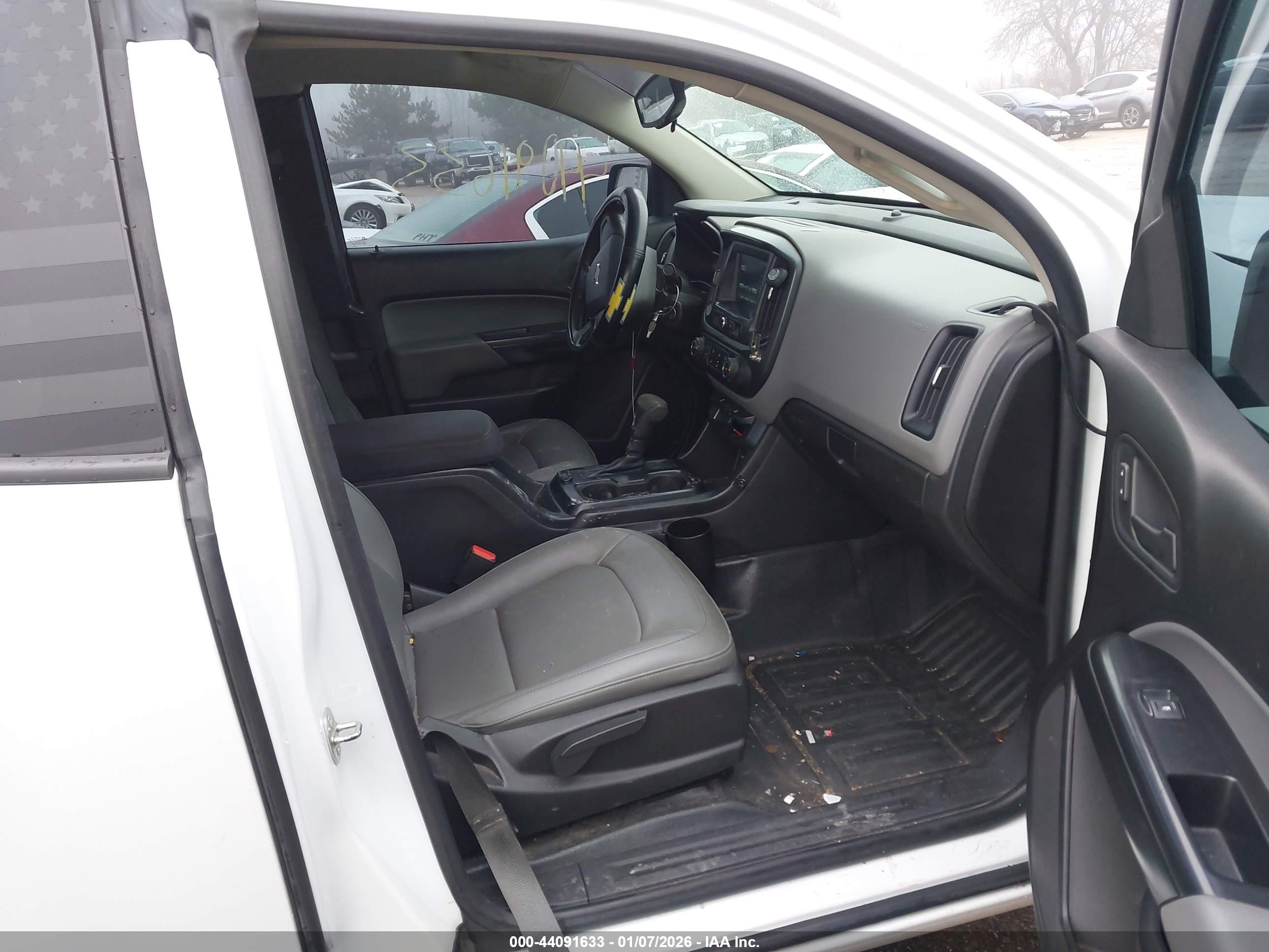 CHEVROLET COLORADO image 5