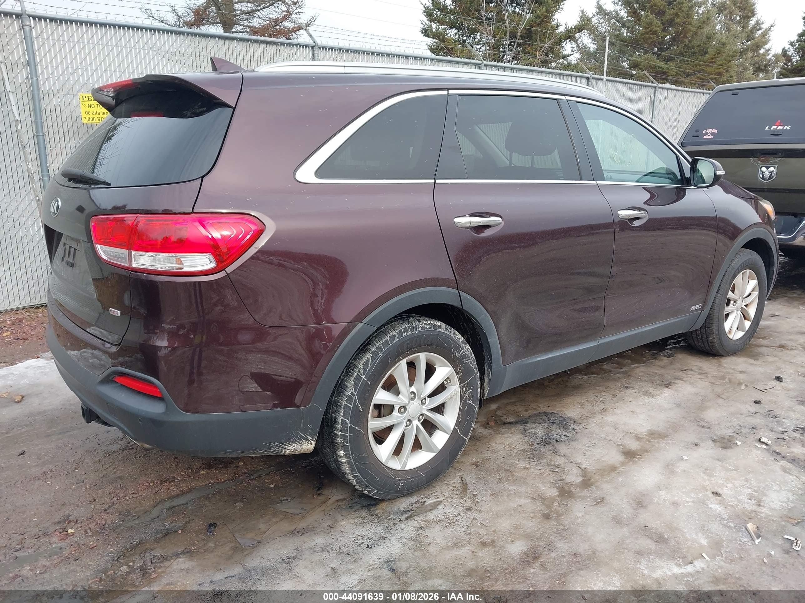 KIA SORENTO image 4