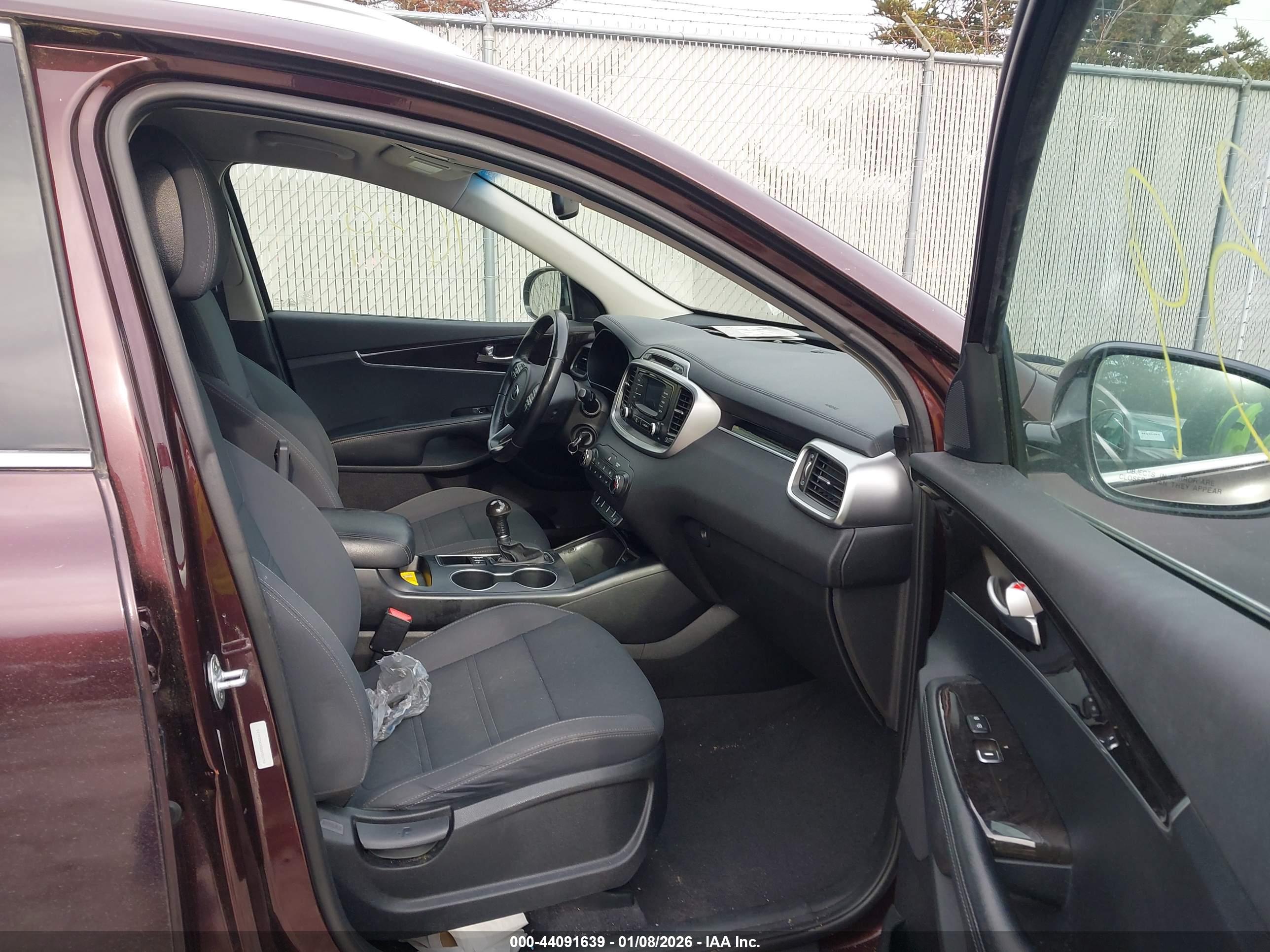 KIA SORENTO image 5