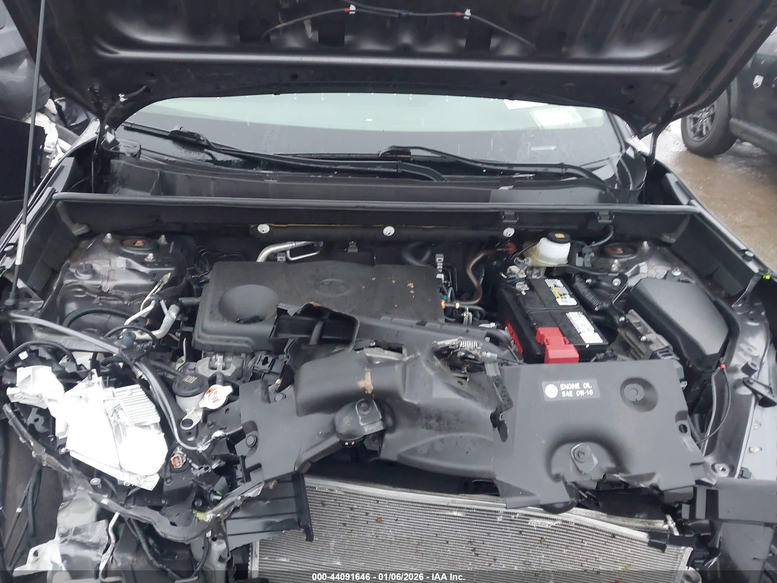TOYOTA RAV4 image 10