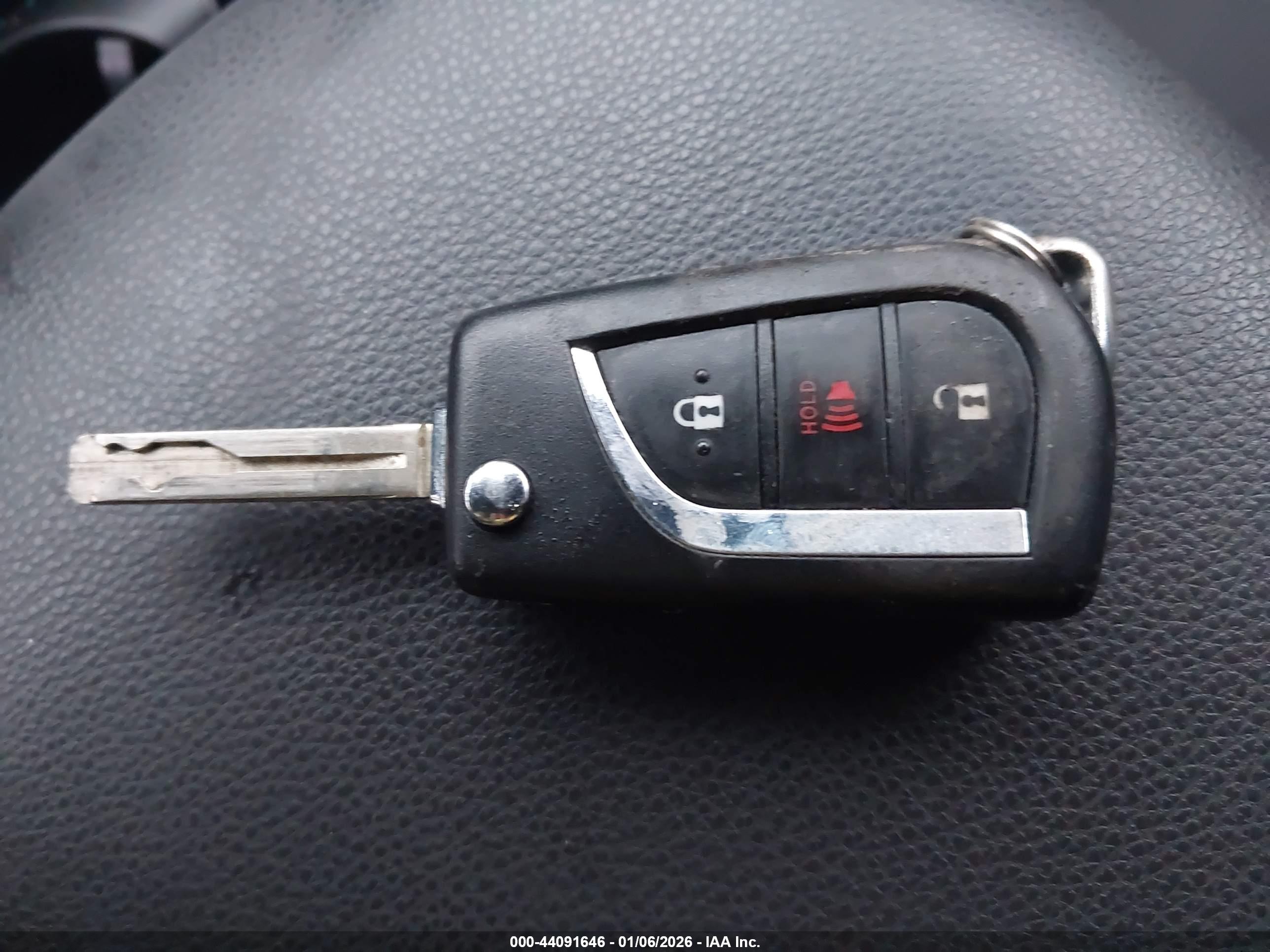 TOYOTA RAV4 image 11