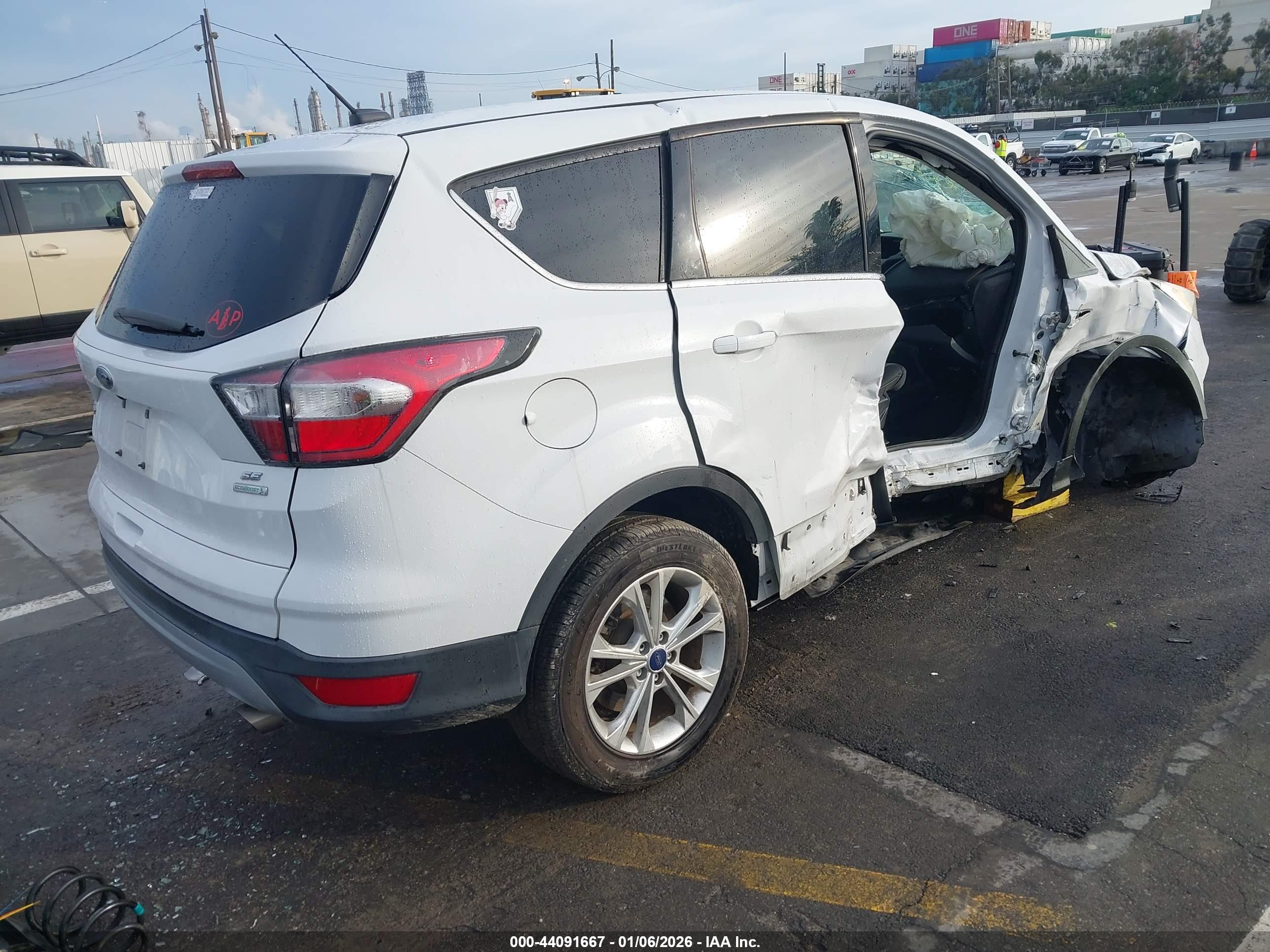 FORD ESCAPE image 4