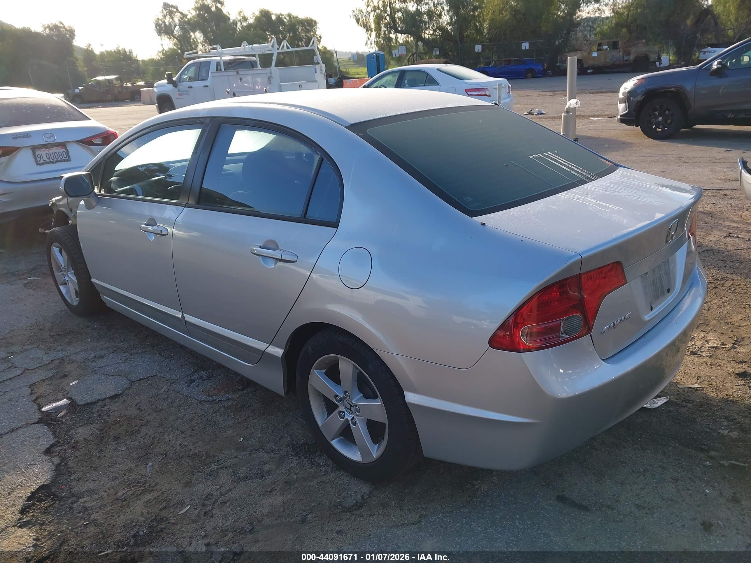 HONDA CIVIC image 3