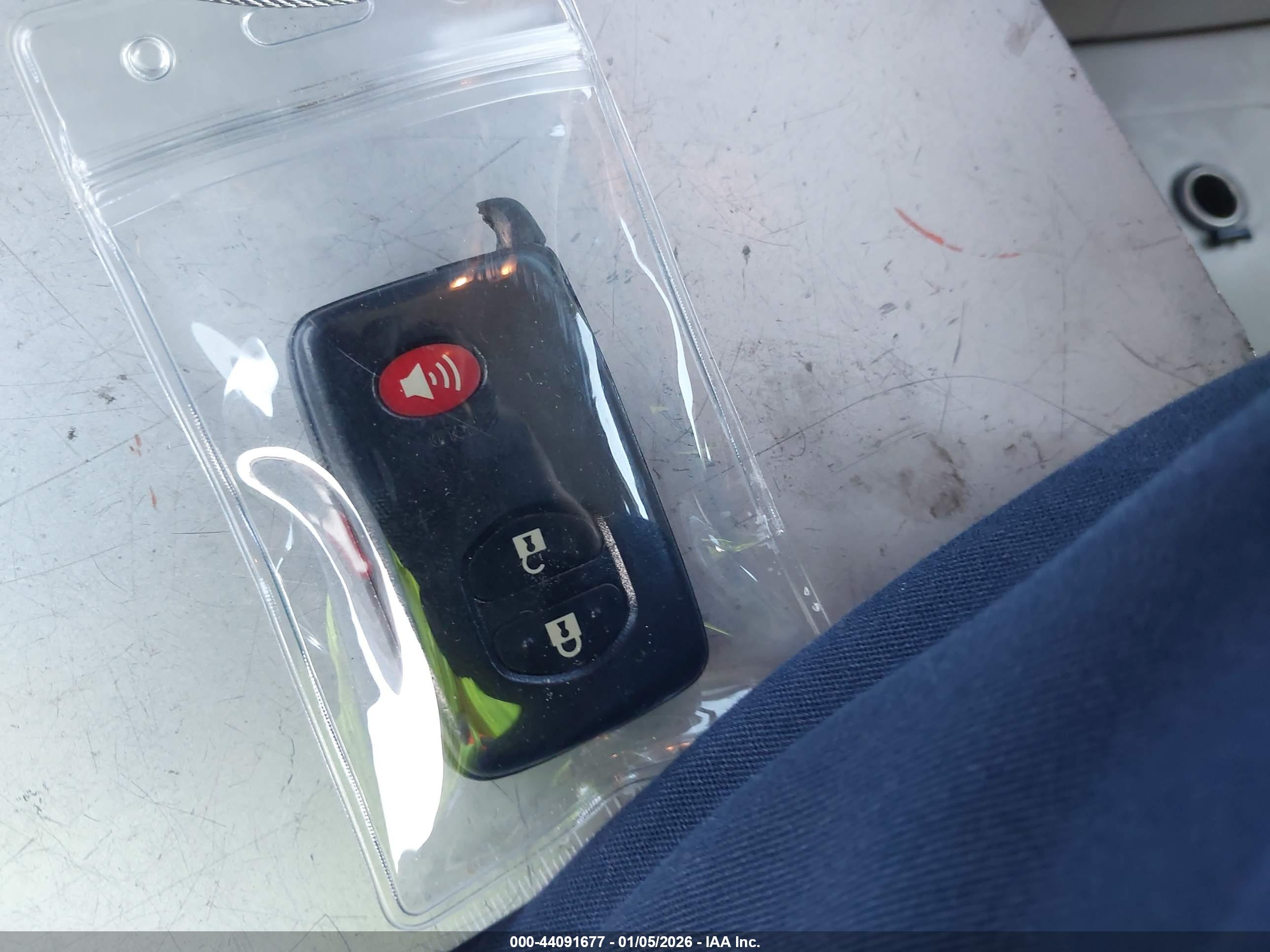 TOYOTA PRIUS image 11