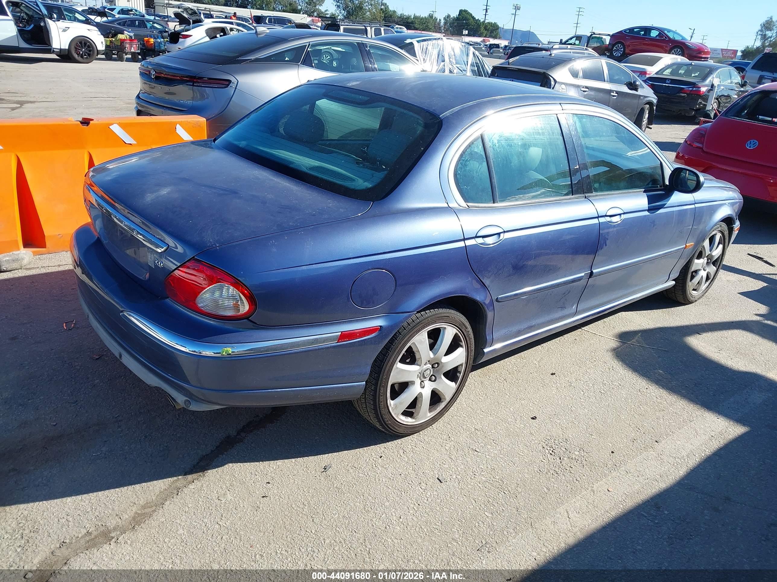 JAGUAR X-TYPE image 4