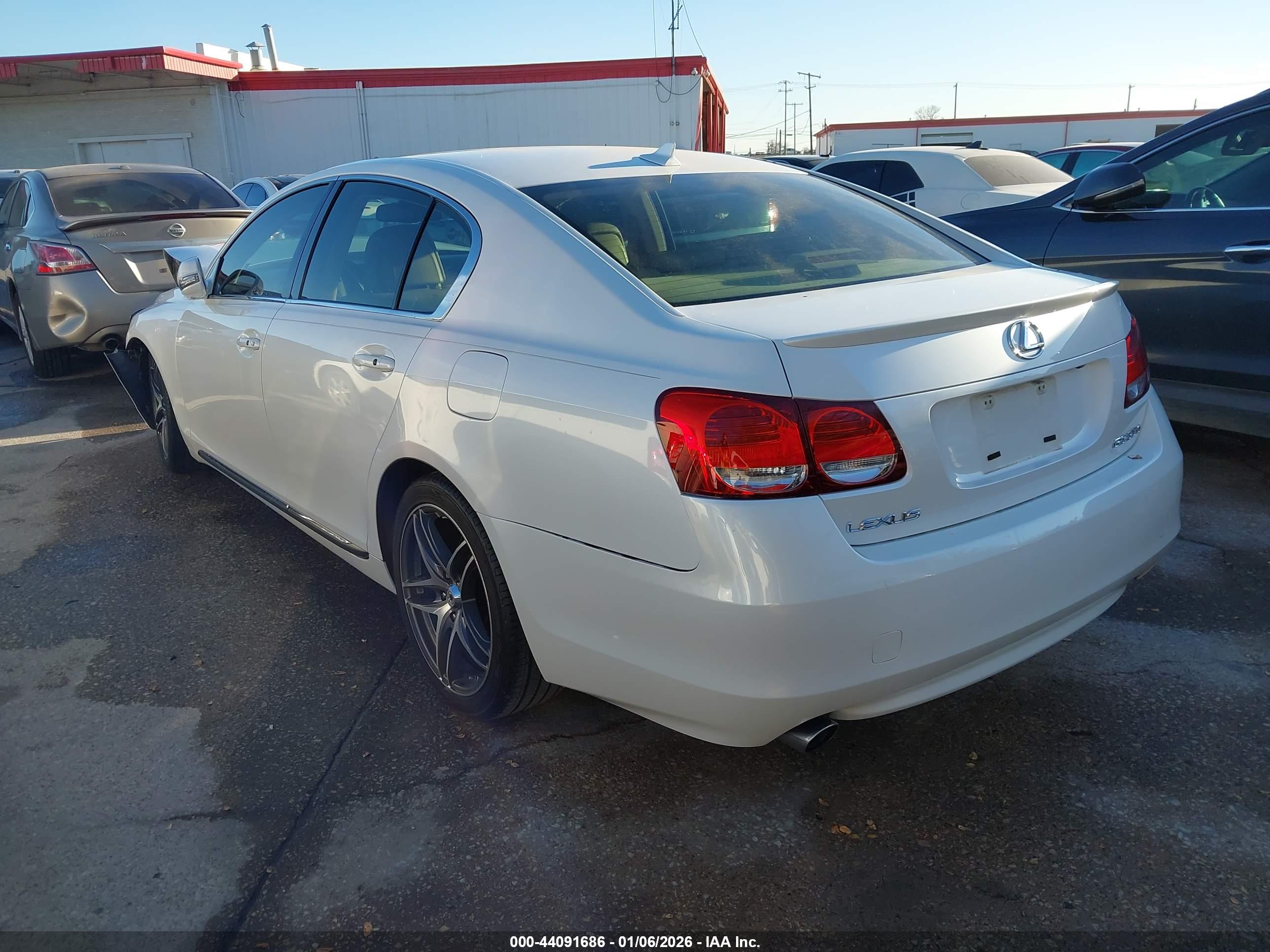 LEXUS GS image 3