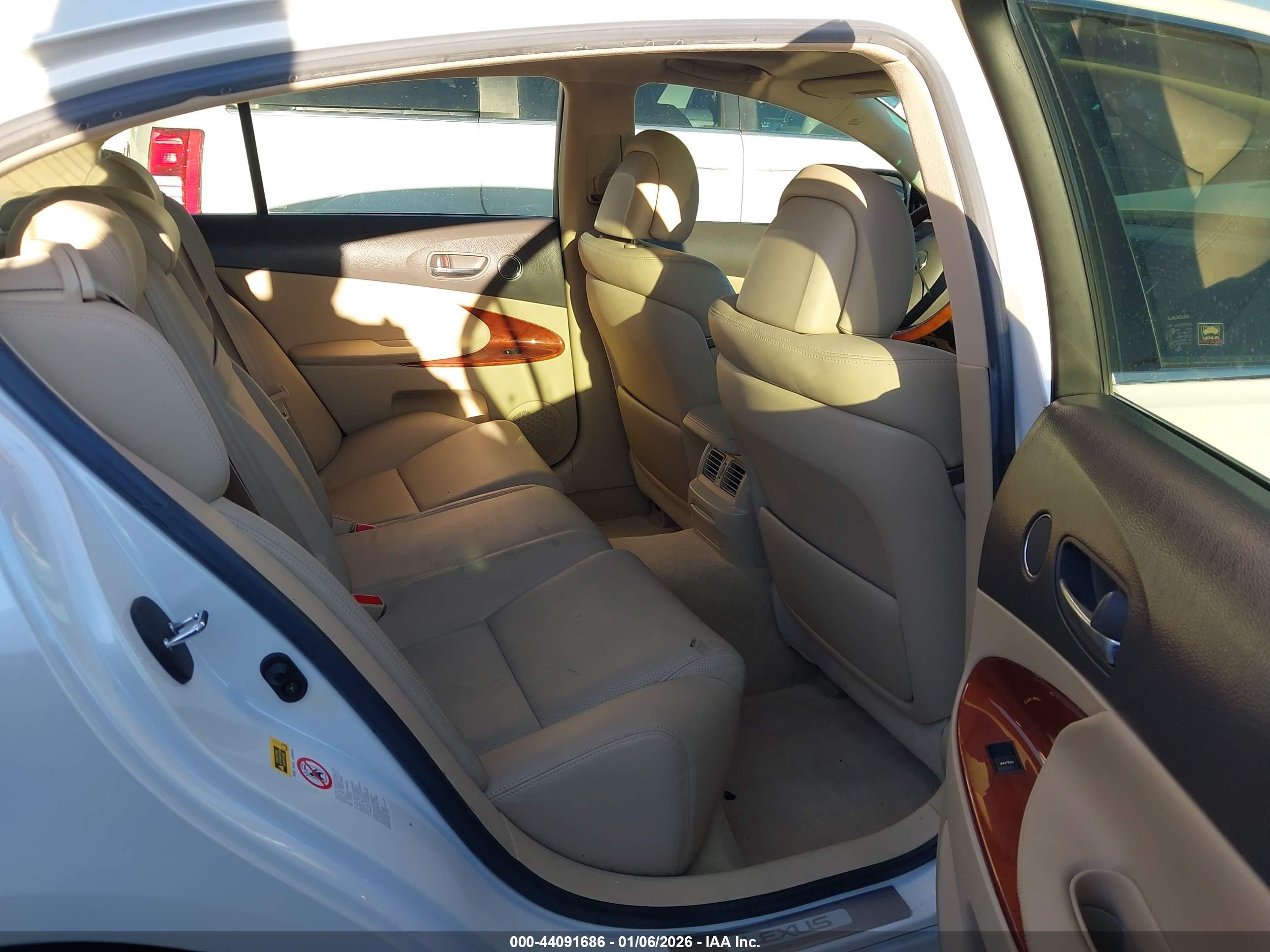 LEXUS GS image 8