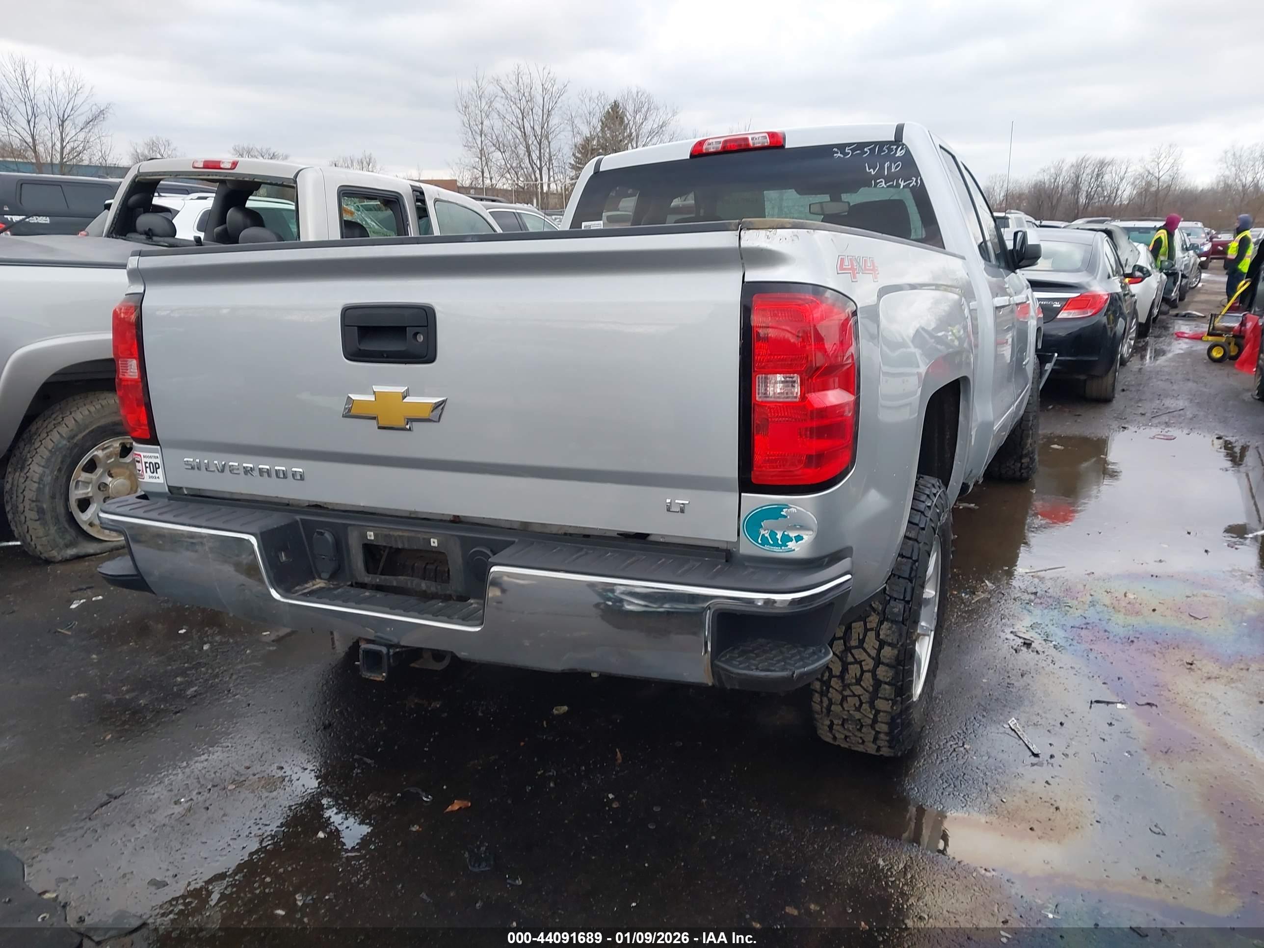 CHEVROLET SILVERADO image 4