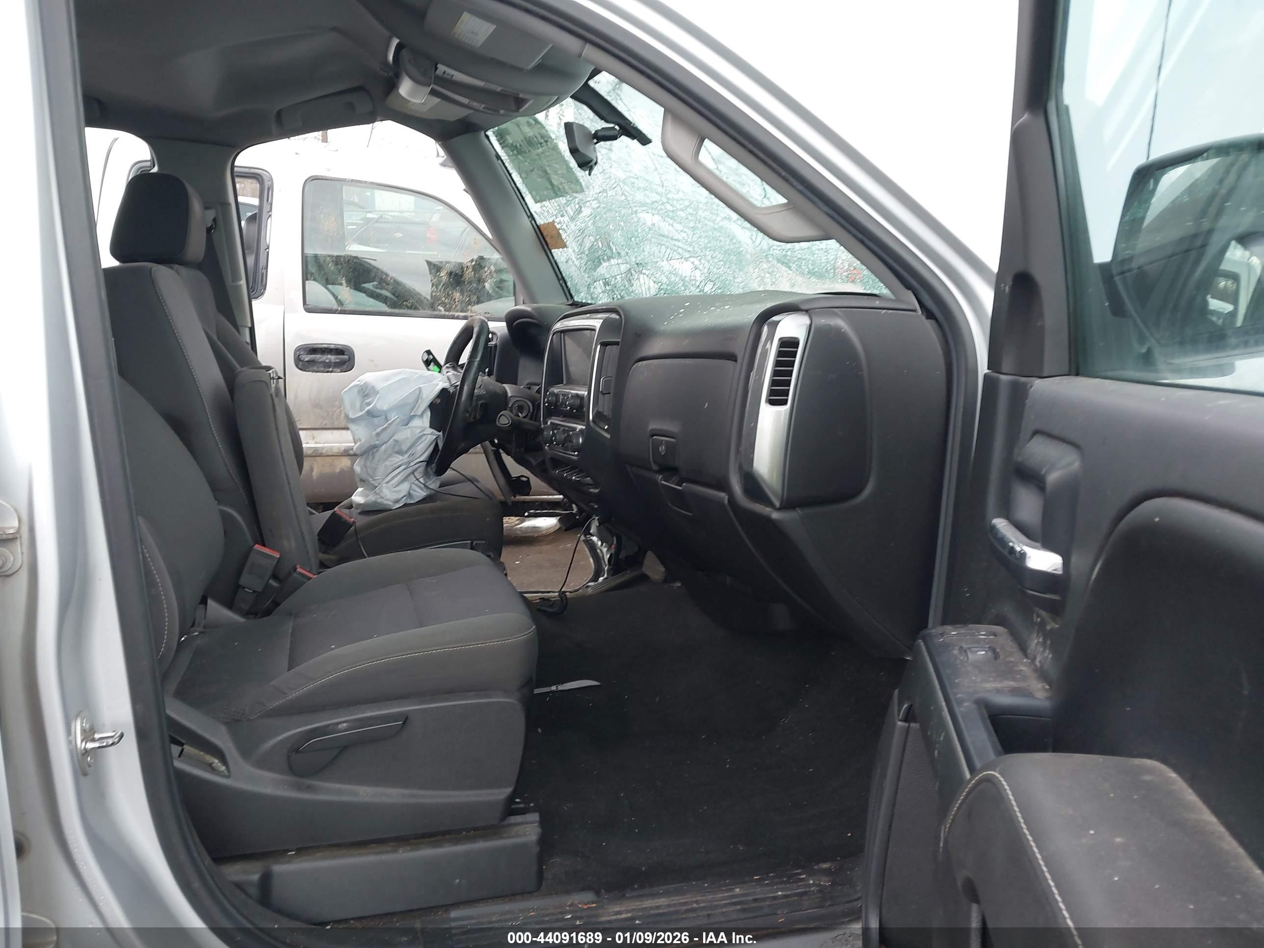 CHEVROLET SILVERADO image 5