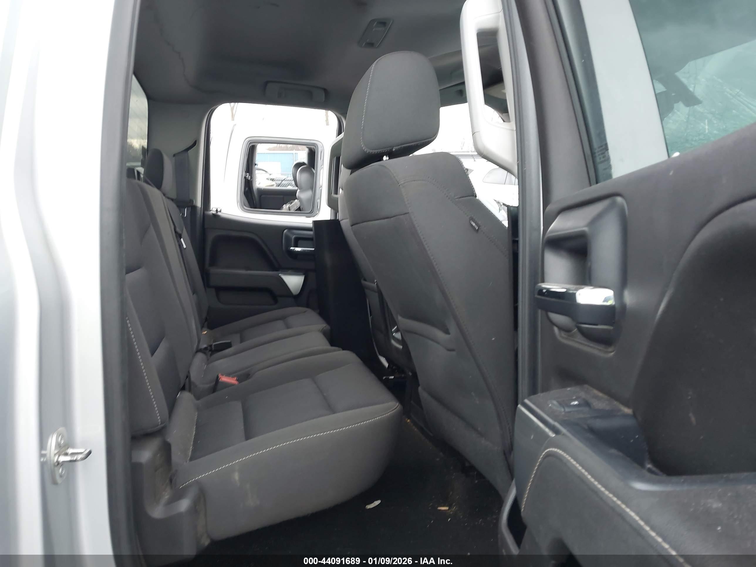 CHEVROLET SILVERADO image 8