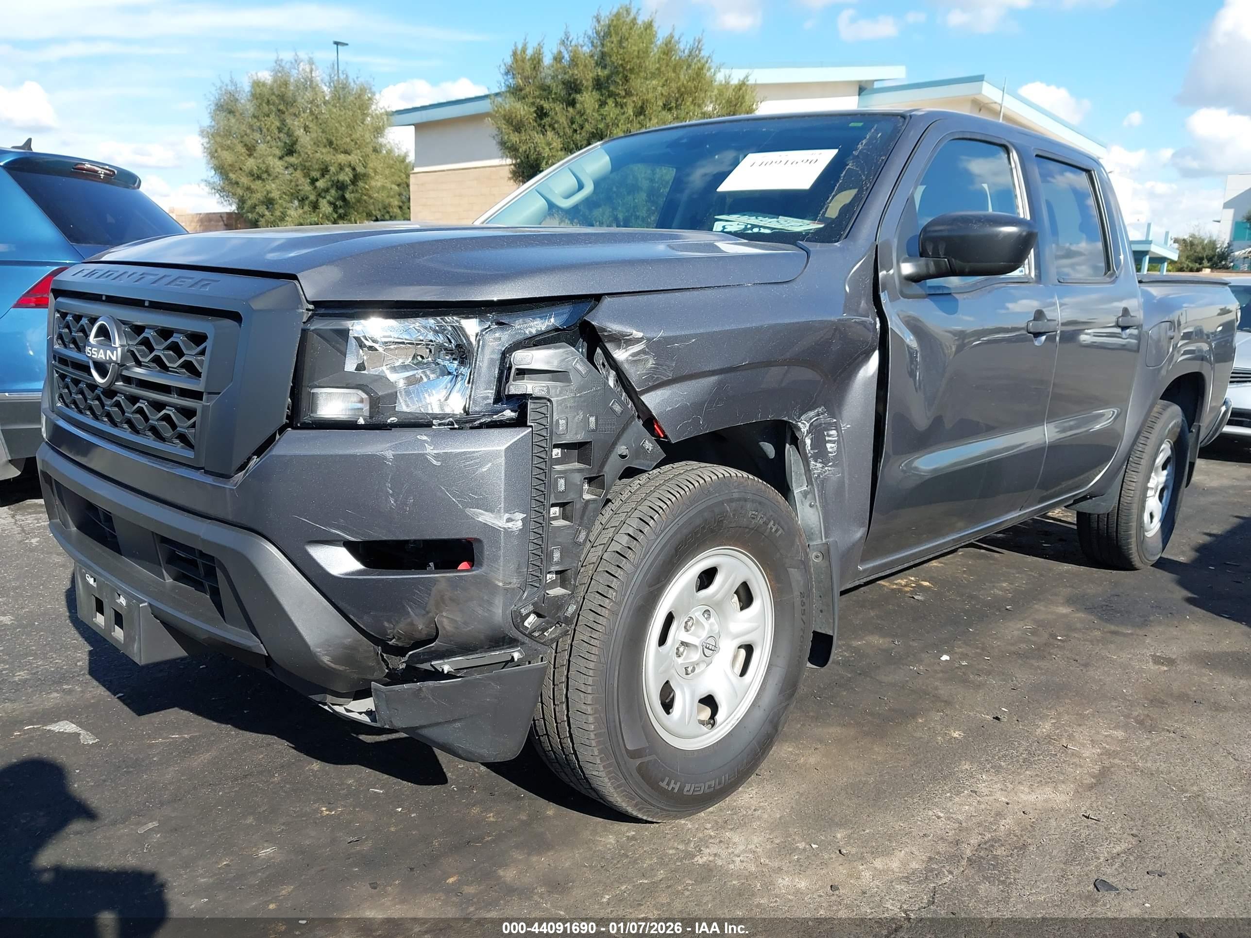 NISSAN FRONTIER image 2
