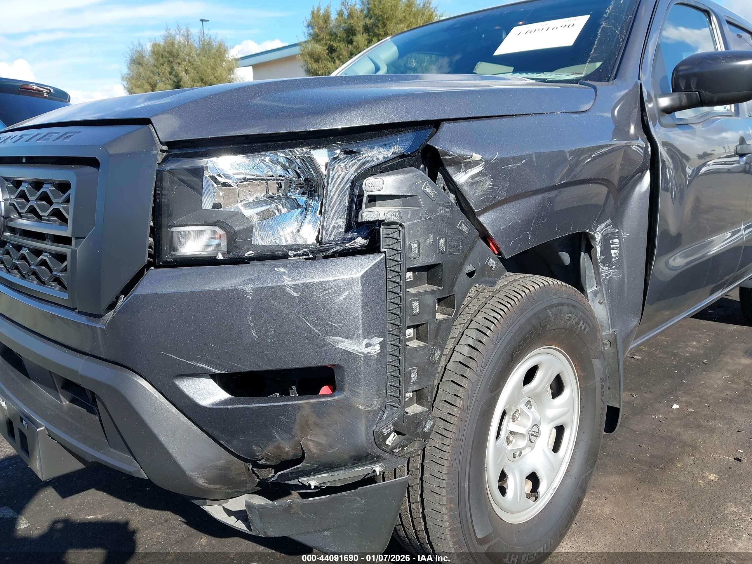 NISSAN FRONTIER image 6